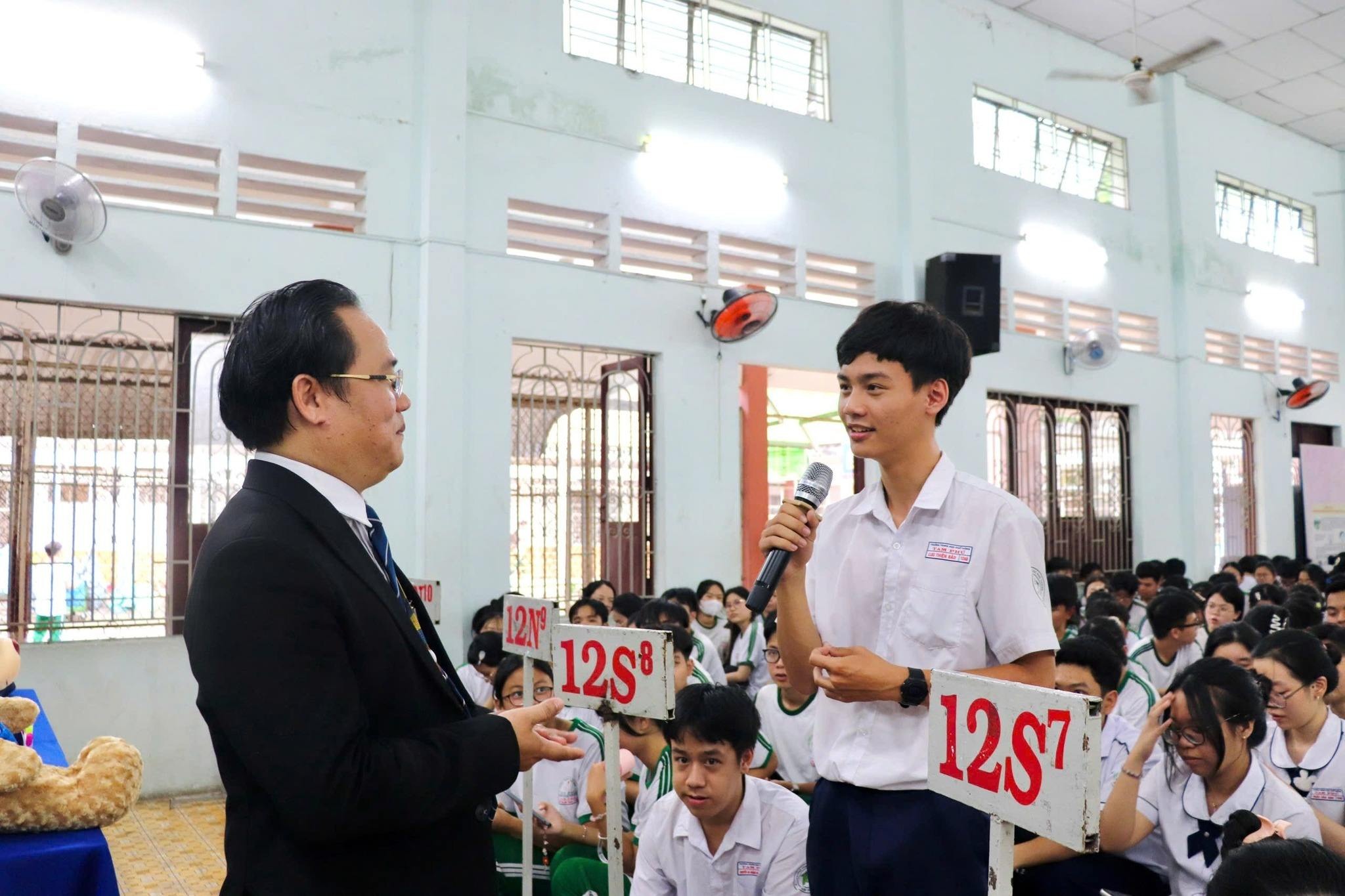 Trường THPT Tam Phú cùng HSU – Hành trình “Kiểm soát cảm xúc, làm chủ bản thân” 2025