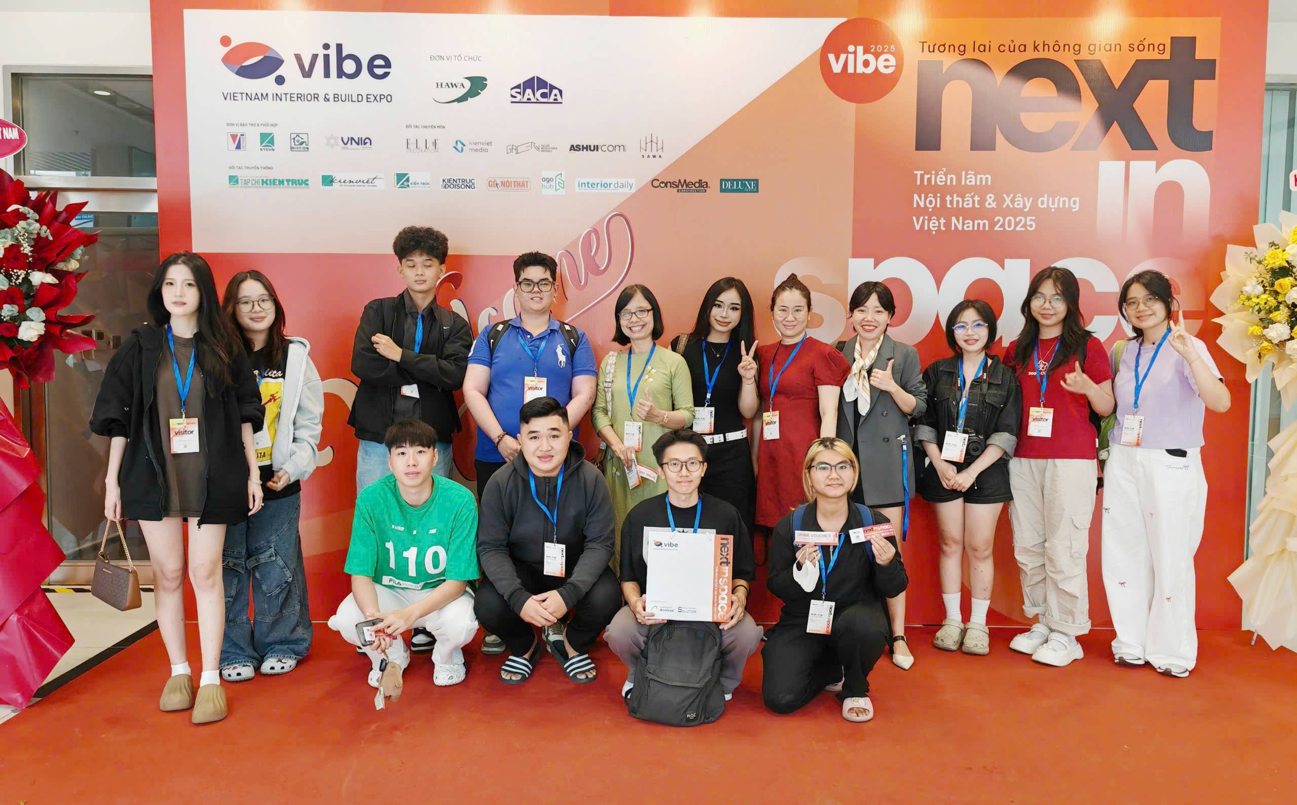 Sinh viên ngành Thiết kế Nội thất tham dự VIBE 2025