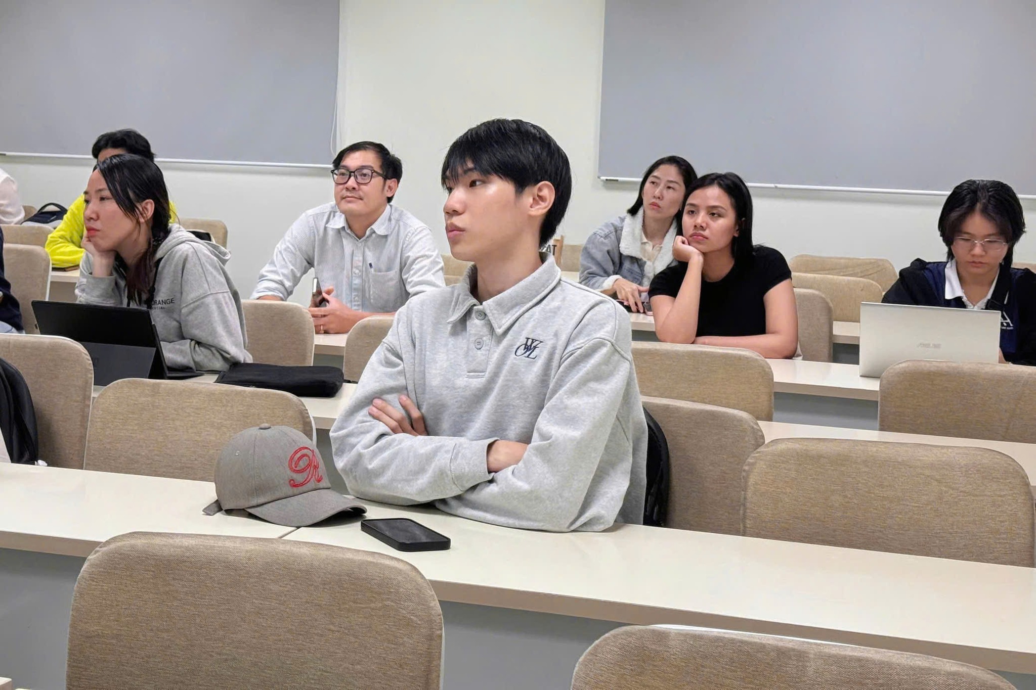 Diễn đàn khoa học “Công bố bài báo quốc tế - Từ góc nhìn tác giả và phản biện