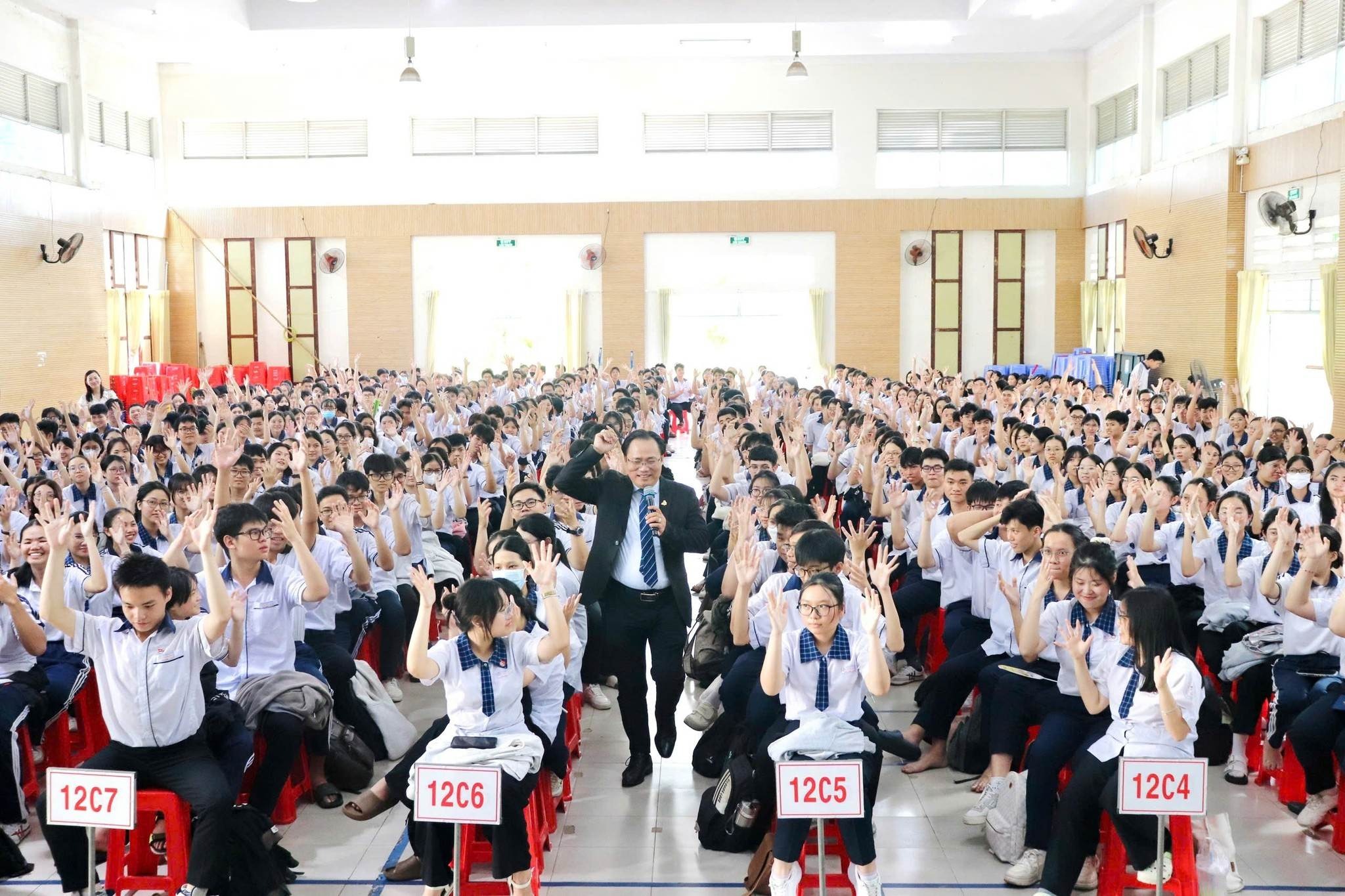 Ngày Halloween – Cùng HSU khám phá tri thức, hóa giải nỗi sợ chọn nghề