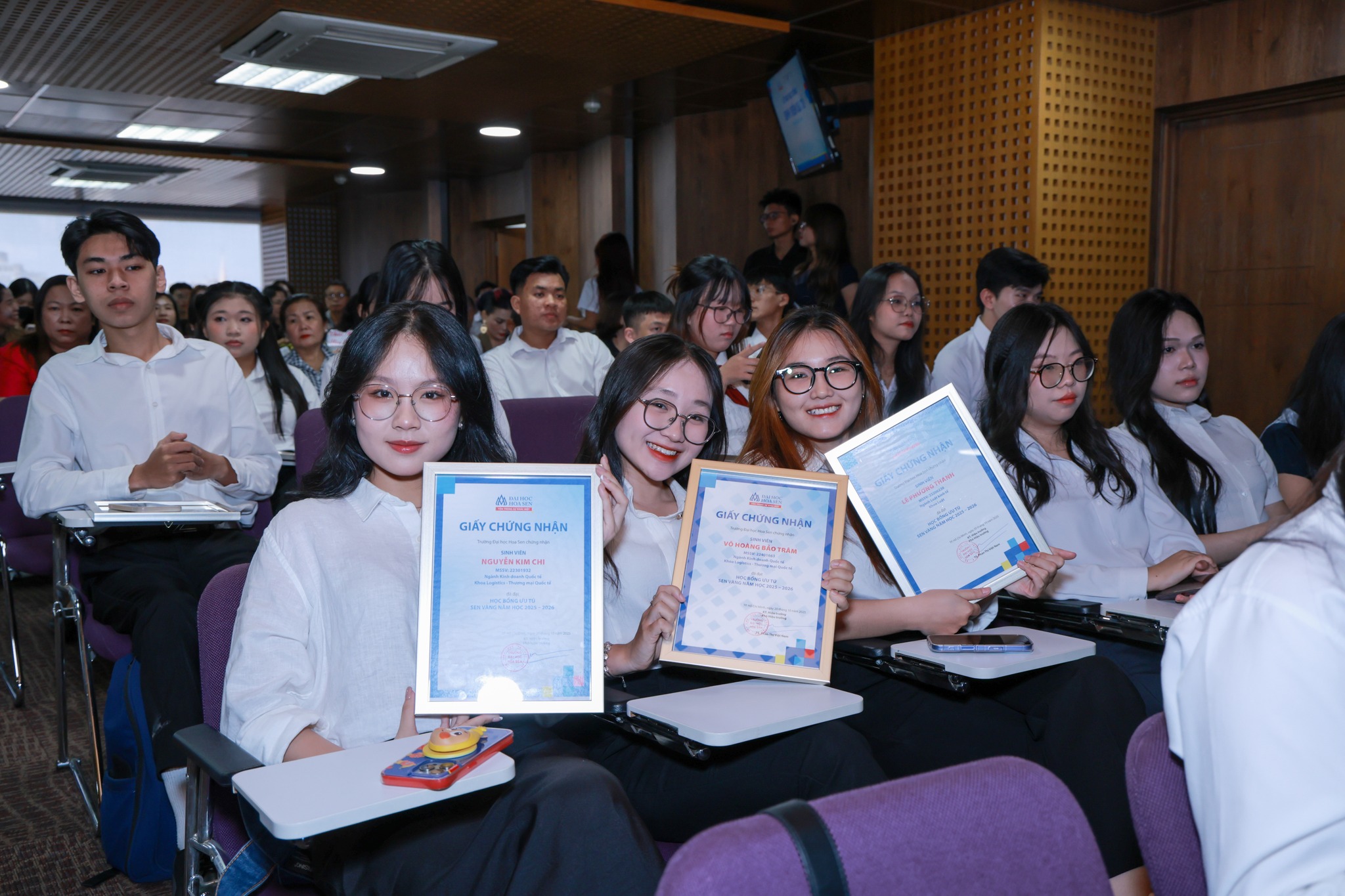 Lễ vinh danh 52 sinh viên nhận Học bổng Ưu tú