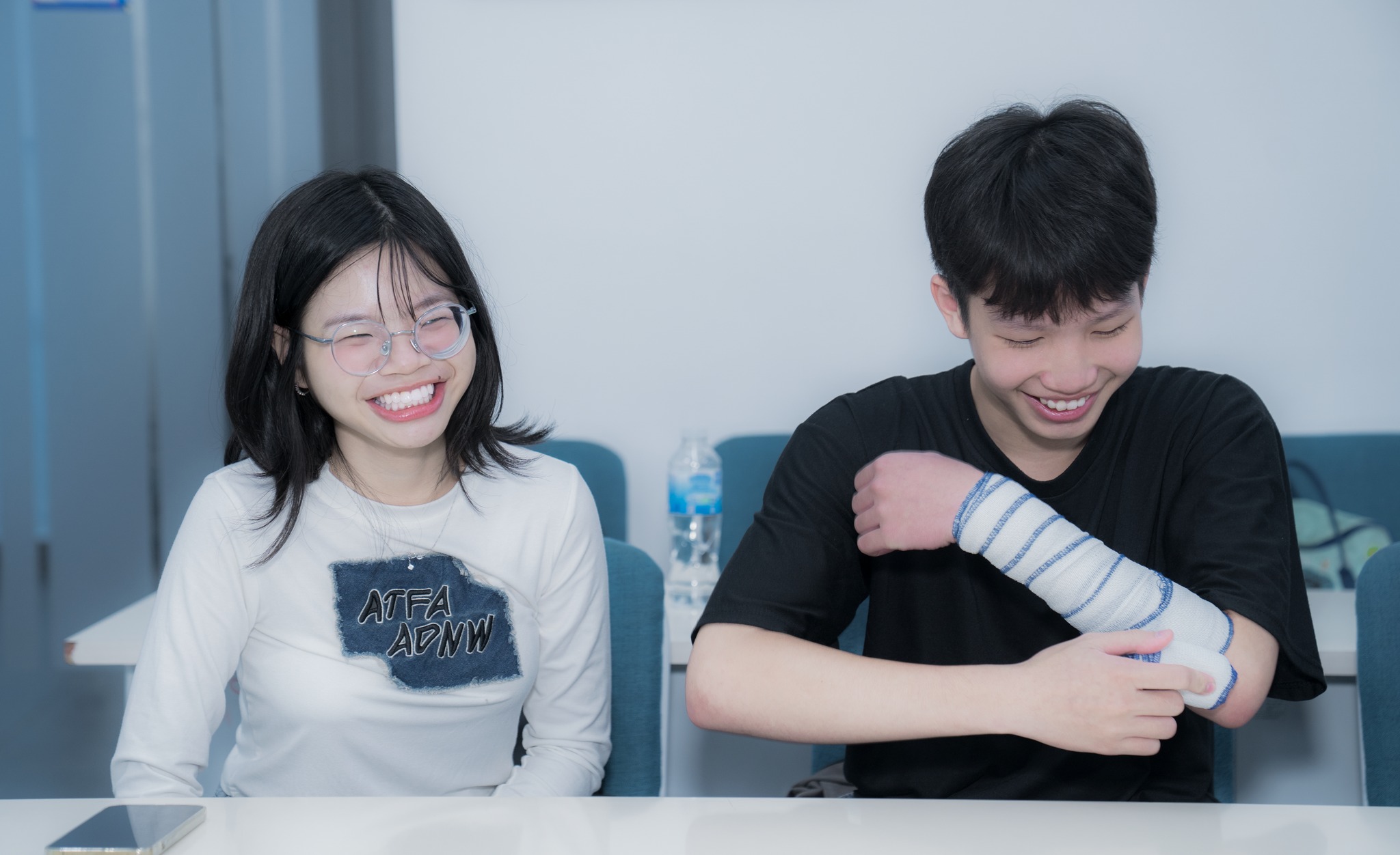 Sinh viên HSU học kĩ năng sơ cấp cứu