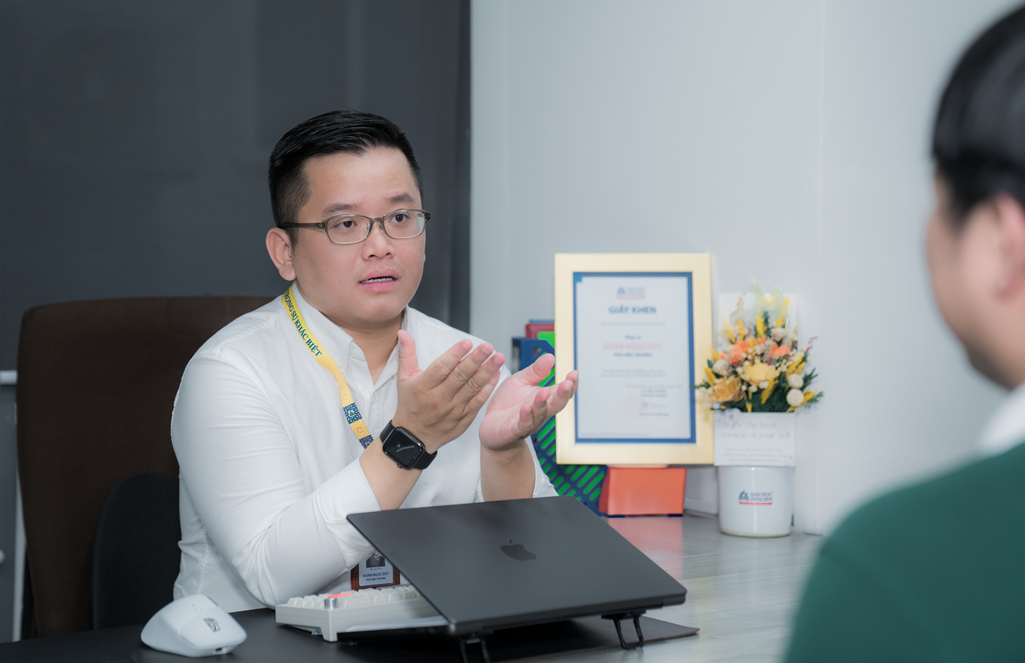 Kỹ sư bán dẫn & Bĩnh dân học vụ số