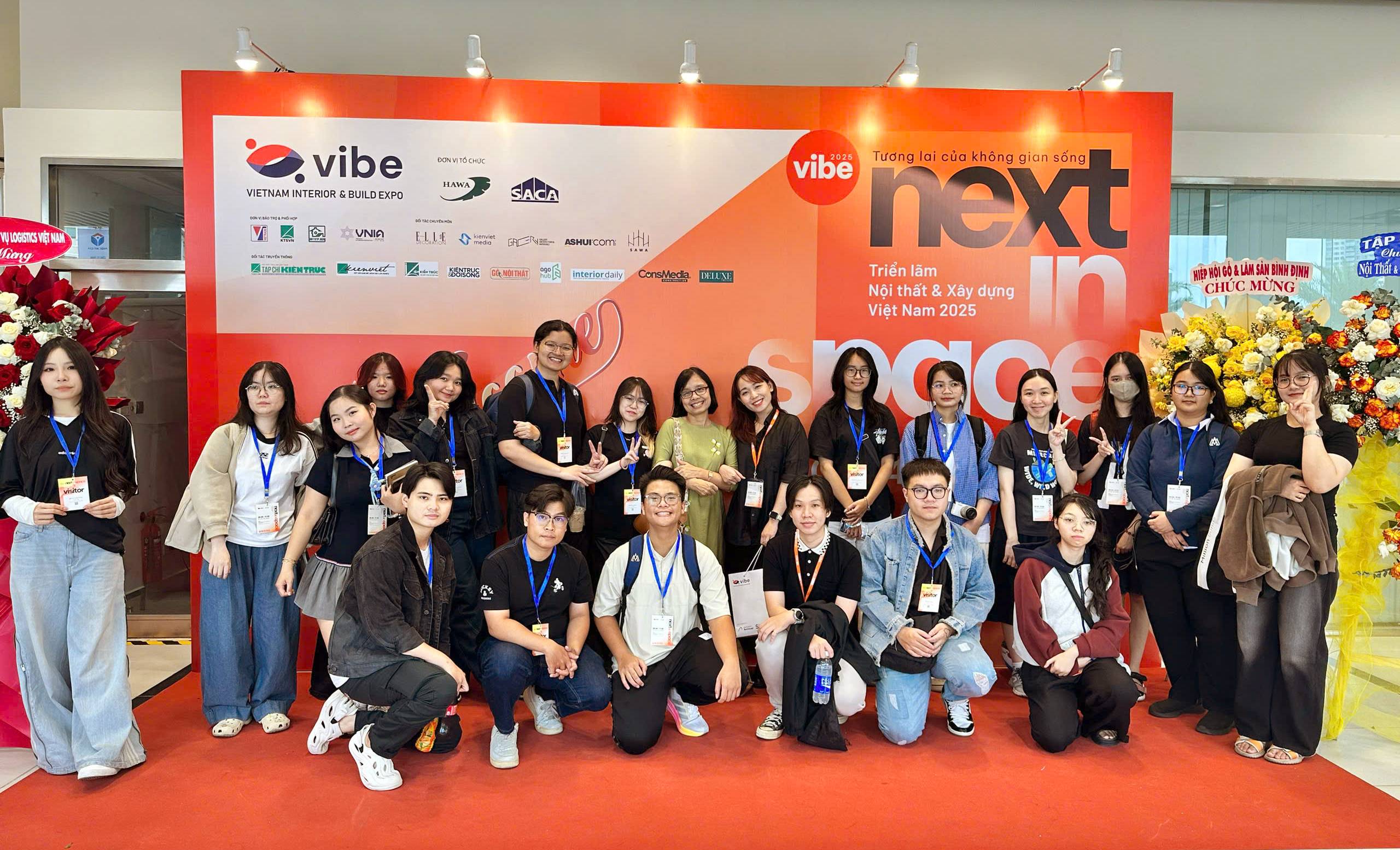 Top 7 ngành học hot và dễ xin việc nhất 2026