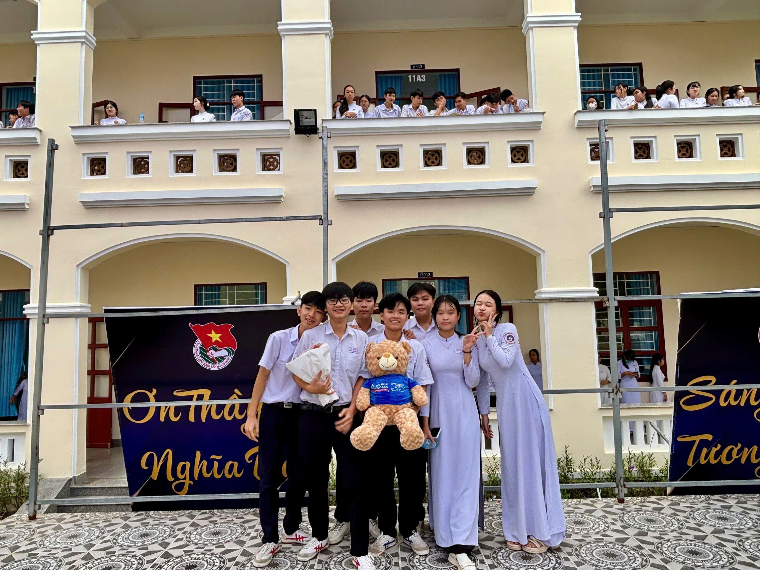 HSU đồng hành cùng học sinh THPT khu vực Tây Ninh qua hoạt động sáng tạo giờ ra chơi