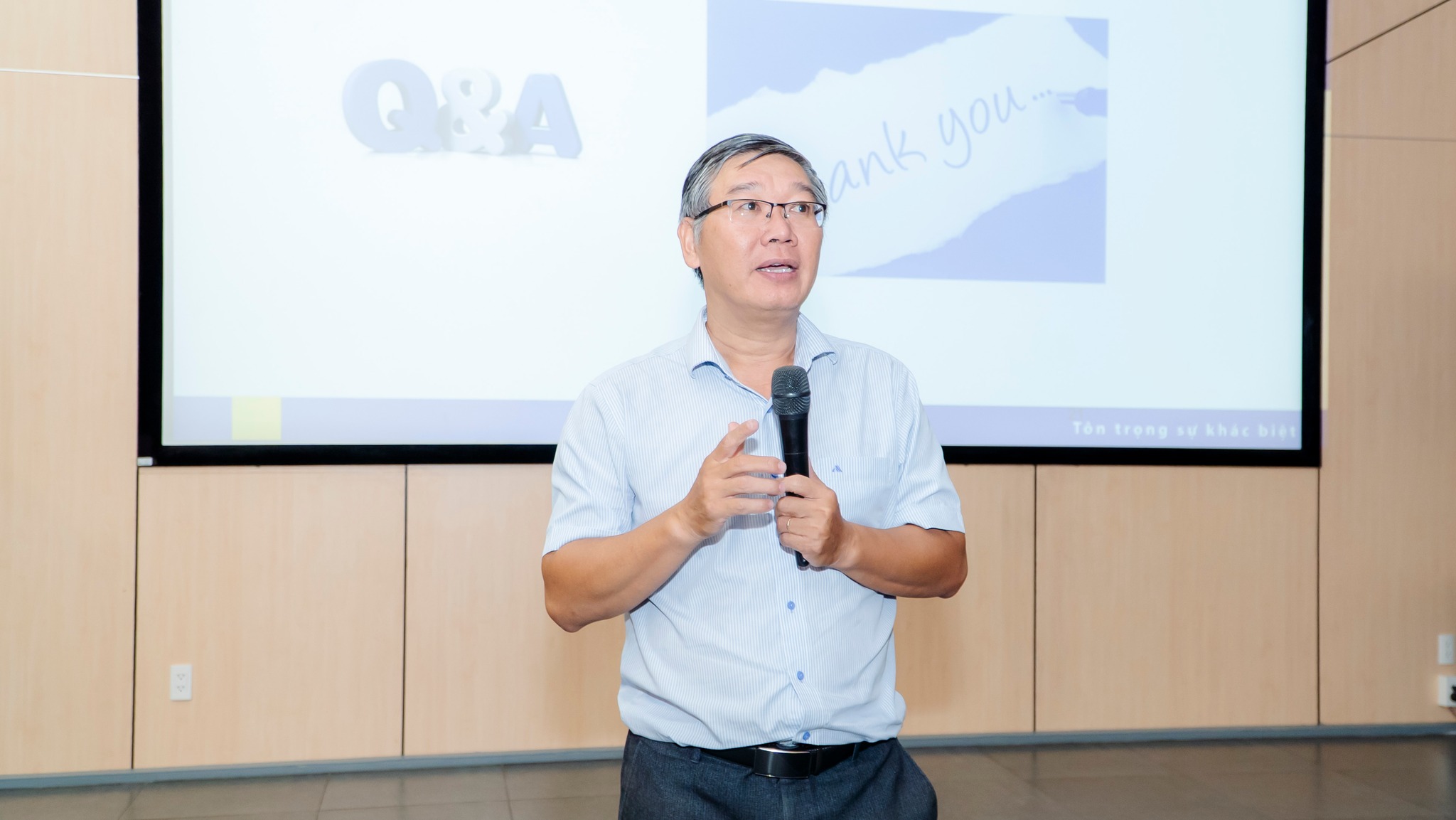 Ra mắt “Behind The Data 2025” – Sân chơi nghiên cứu sáng tạo dành cho sinh viên HSU