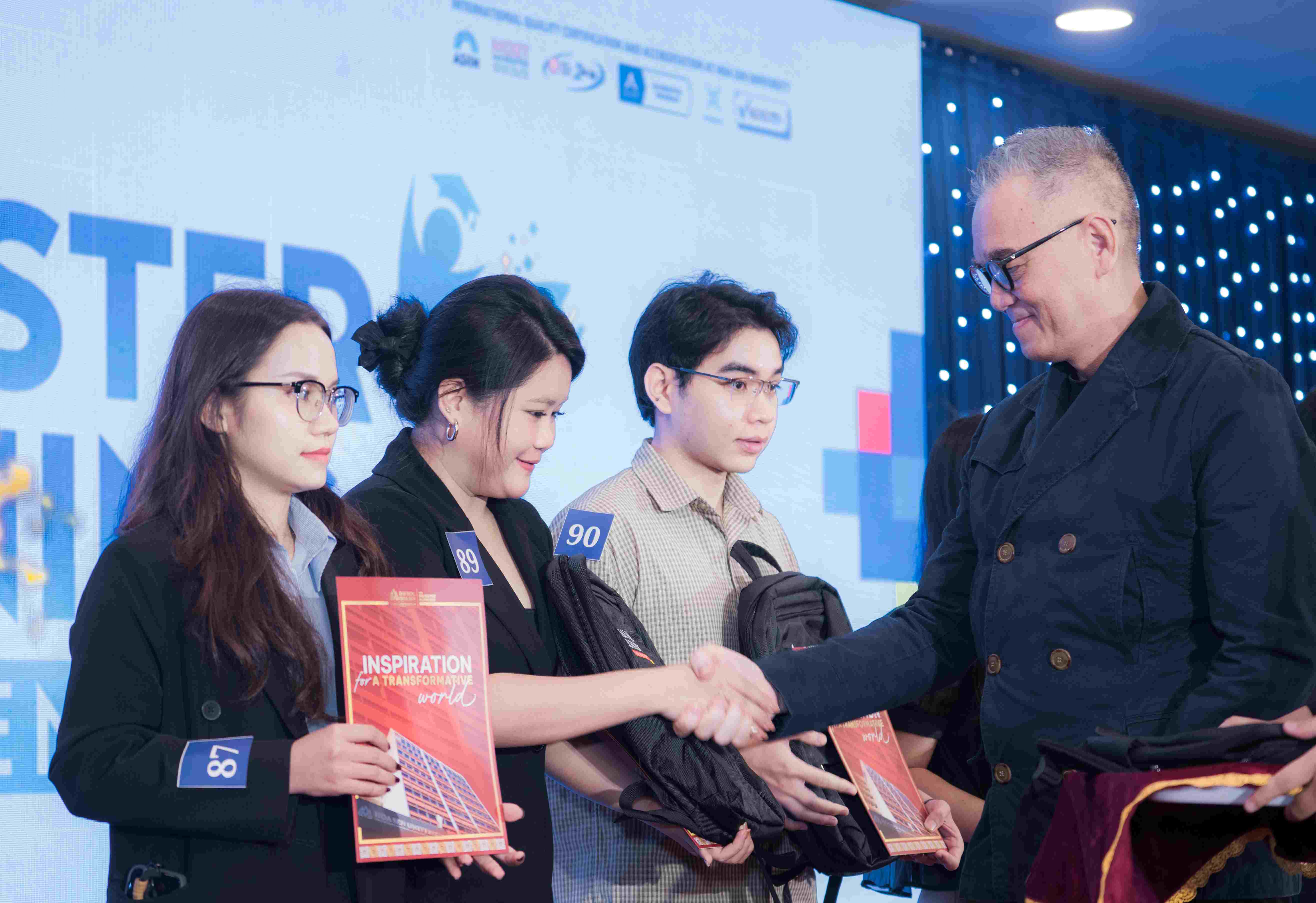 Lễ tốt nghiệp thạc sĩ, lễ khai giảng 2025-2026- Viện sau đại học và Lãnh đạo Đại học Hoa Sen