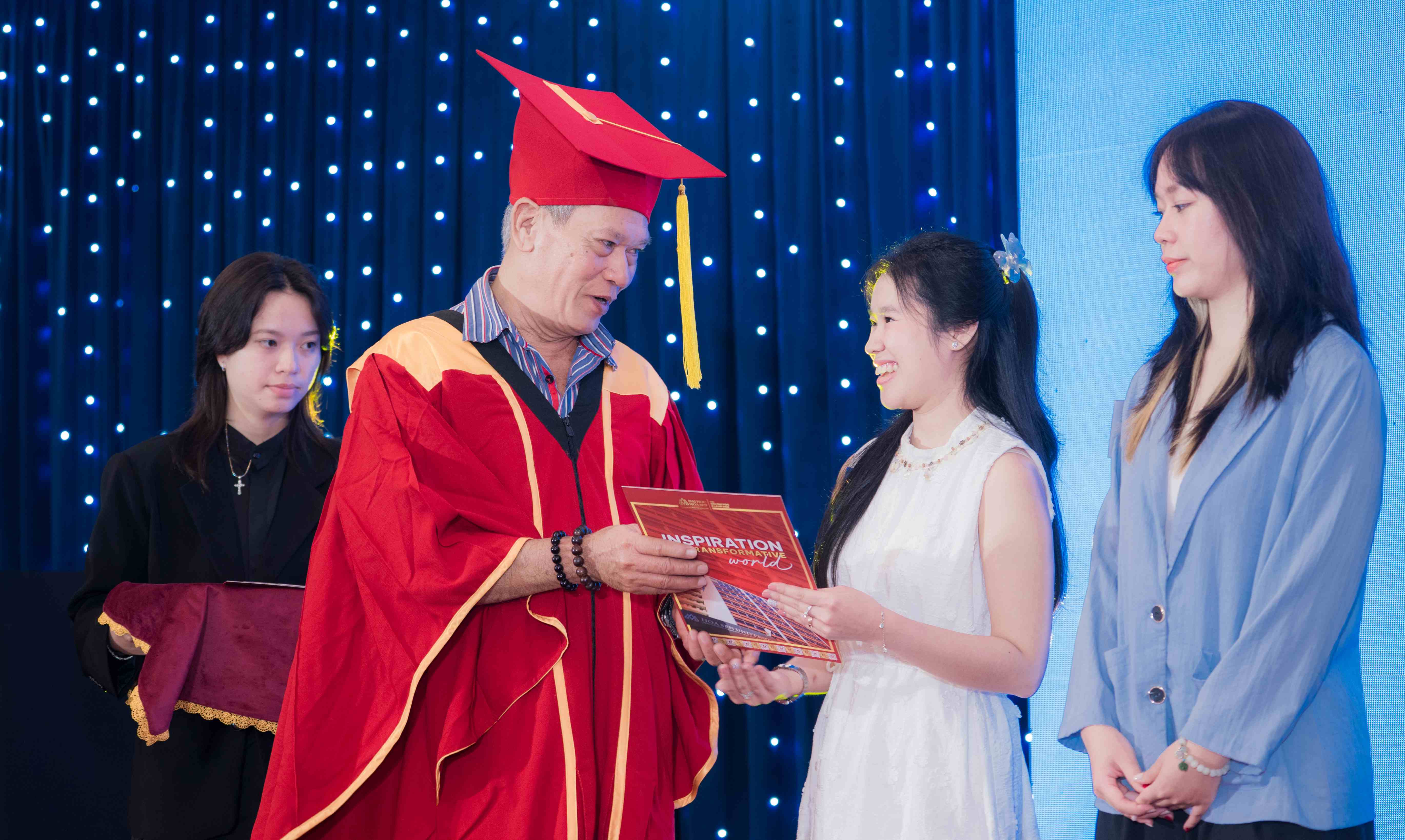 Lễ tốt nghiệp thạc sĩ, lễ khai giảng 2025-2026- Viện sau đại học và Lãnh đạo Đại học Hoa Sen