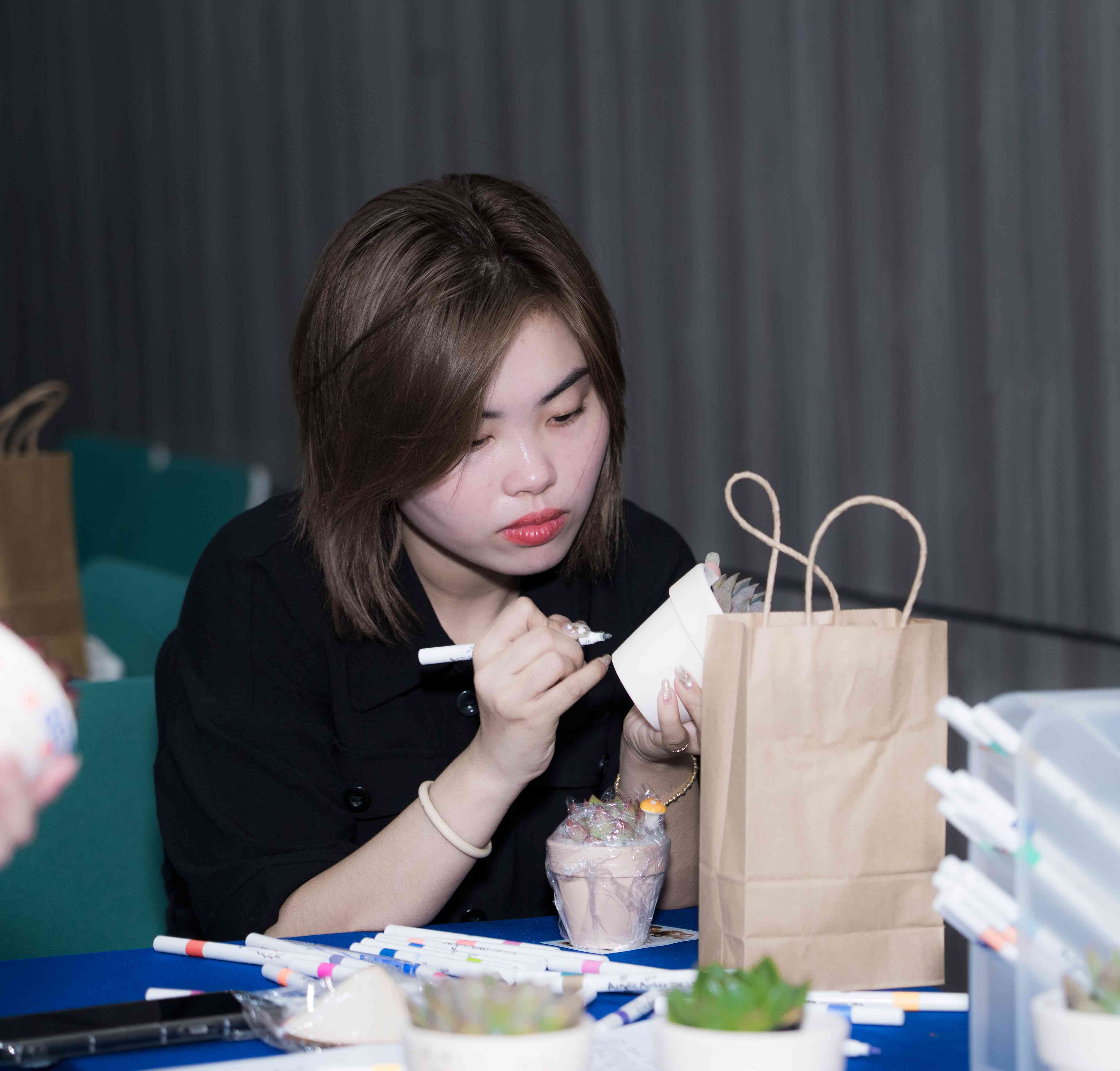 Mừng Ngày Nhà giáo Việt Nam 20/11: Lan tỏa yêu thương qua những món quà sáng tạo