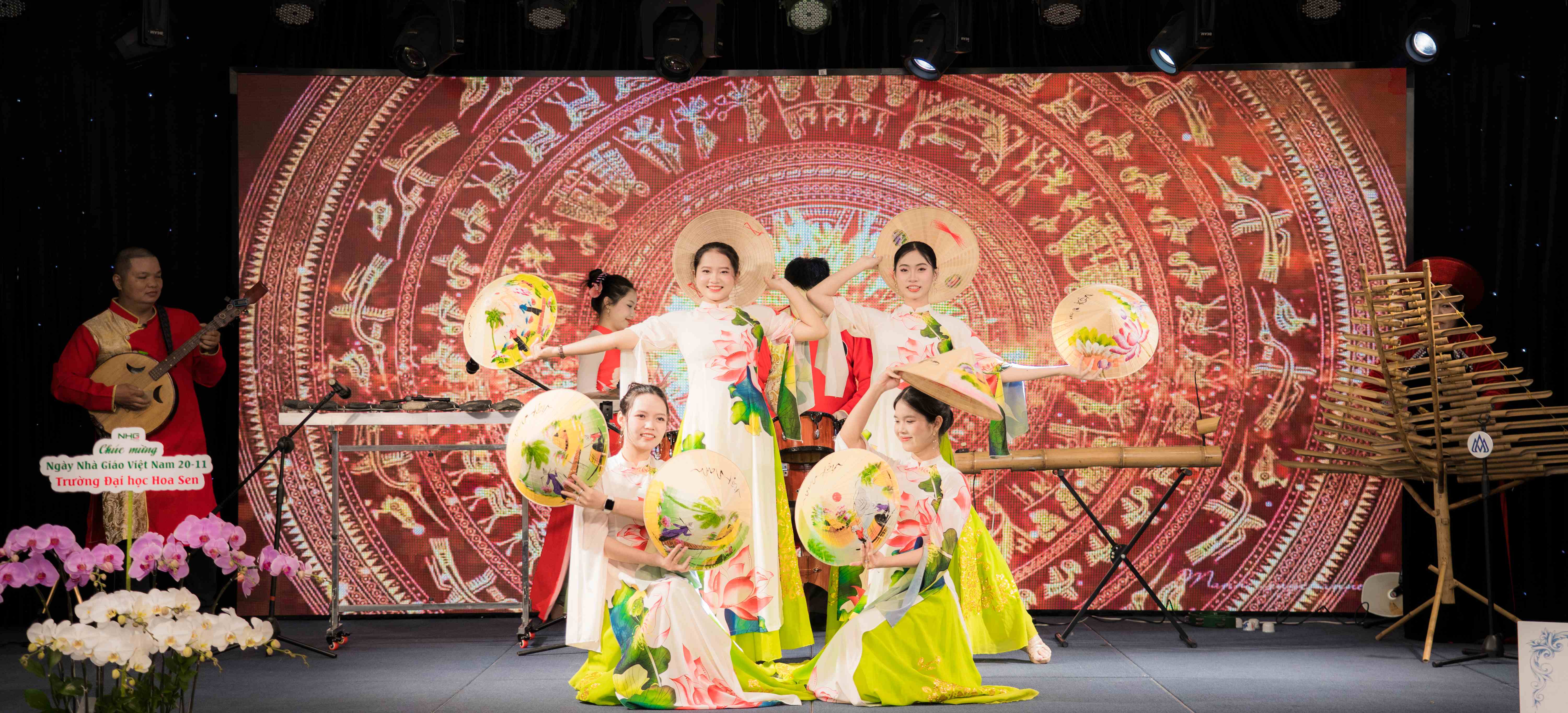 Art performance at the UNESCO certificate awarding ceremony