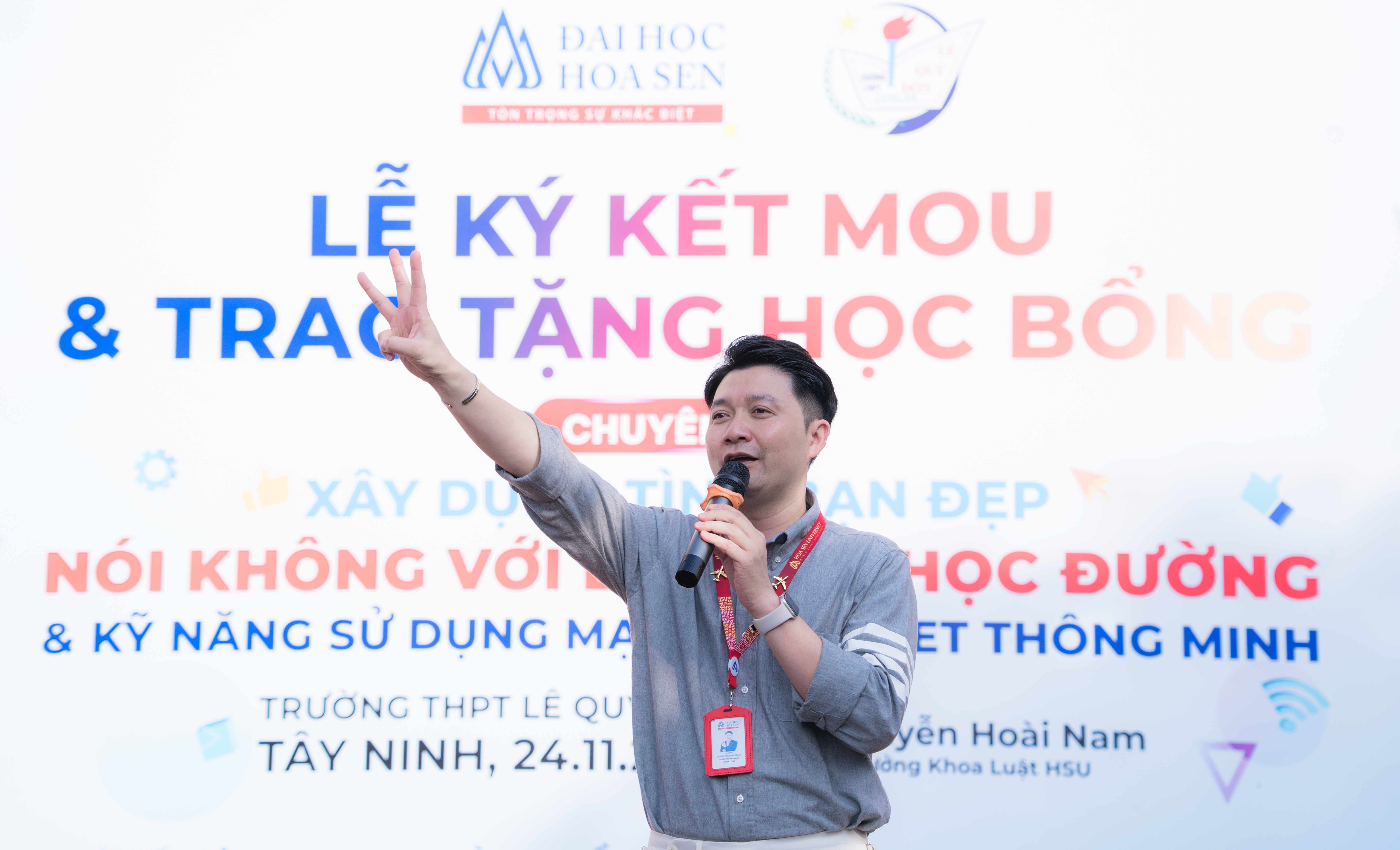 HSU đồng hành cùng THPT Lê Quý Đôn qua hoạt động trao học bổng và giáo dục an toàn học đường