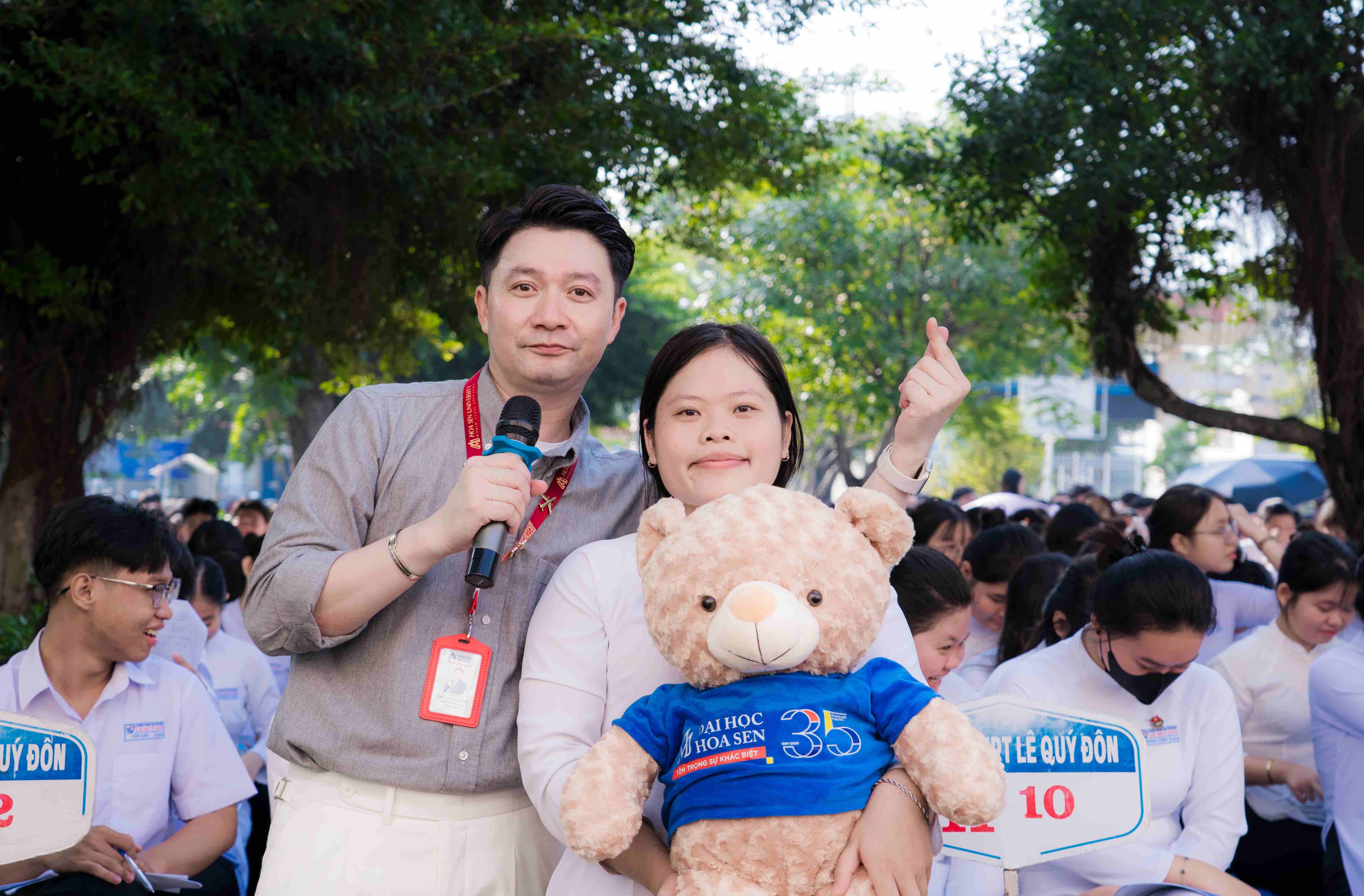 HSU đồng hành cùng THPT Lê Quý Đôn qua hoạt động trao học bổng và giáo dục an toàn học đường