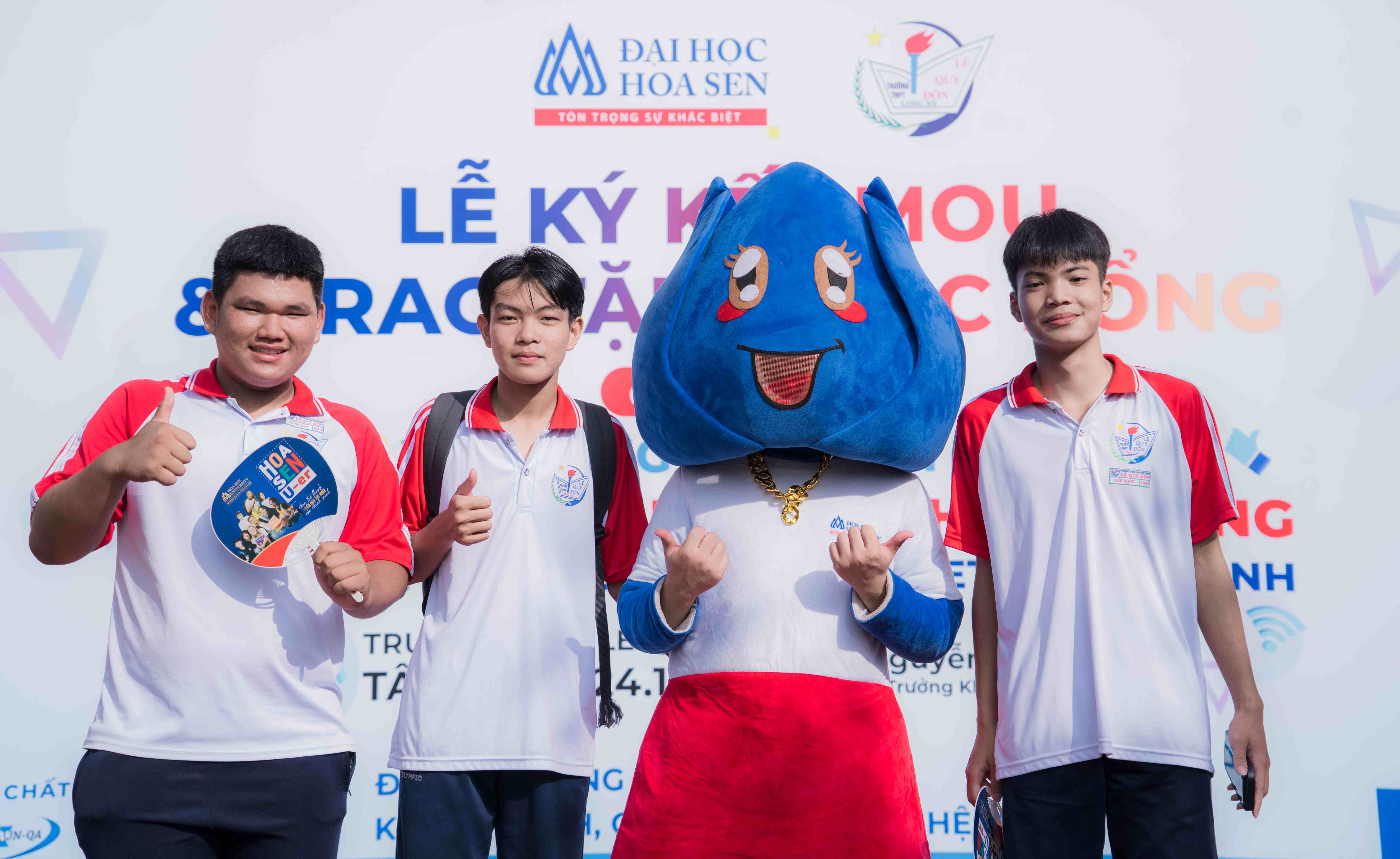 HSU đồng hành cùng THPT Lê Quý Đôn qua hoạt động trao học bổng và giáo dục an toàn học đường