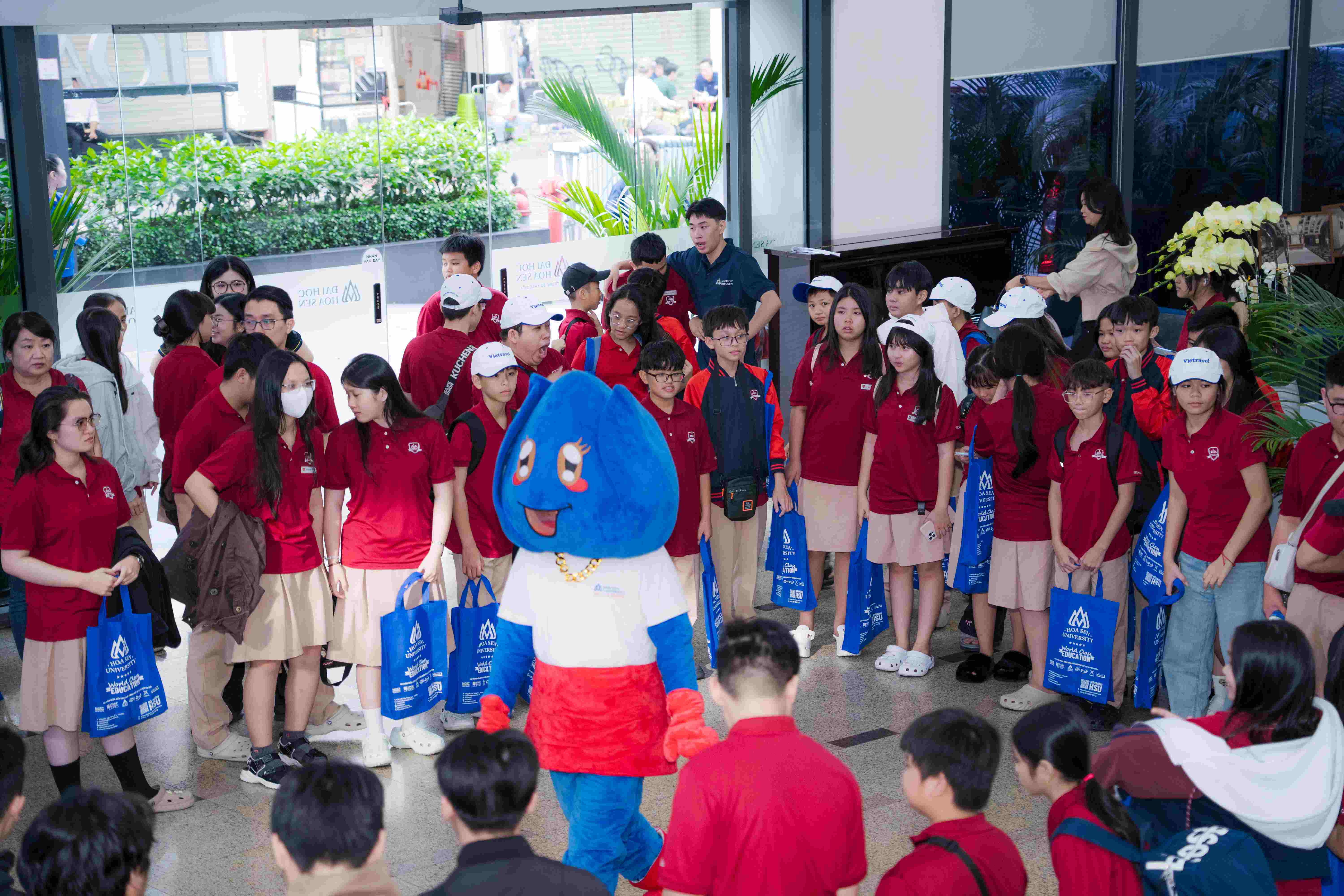 HSU chào đón iSchool Rạch Giá trong hành trình trải nghiệm hướng nghiệp