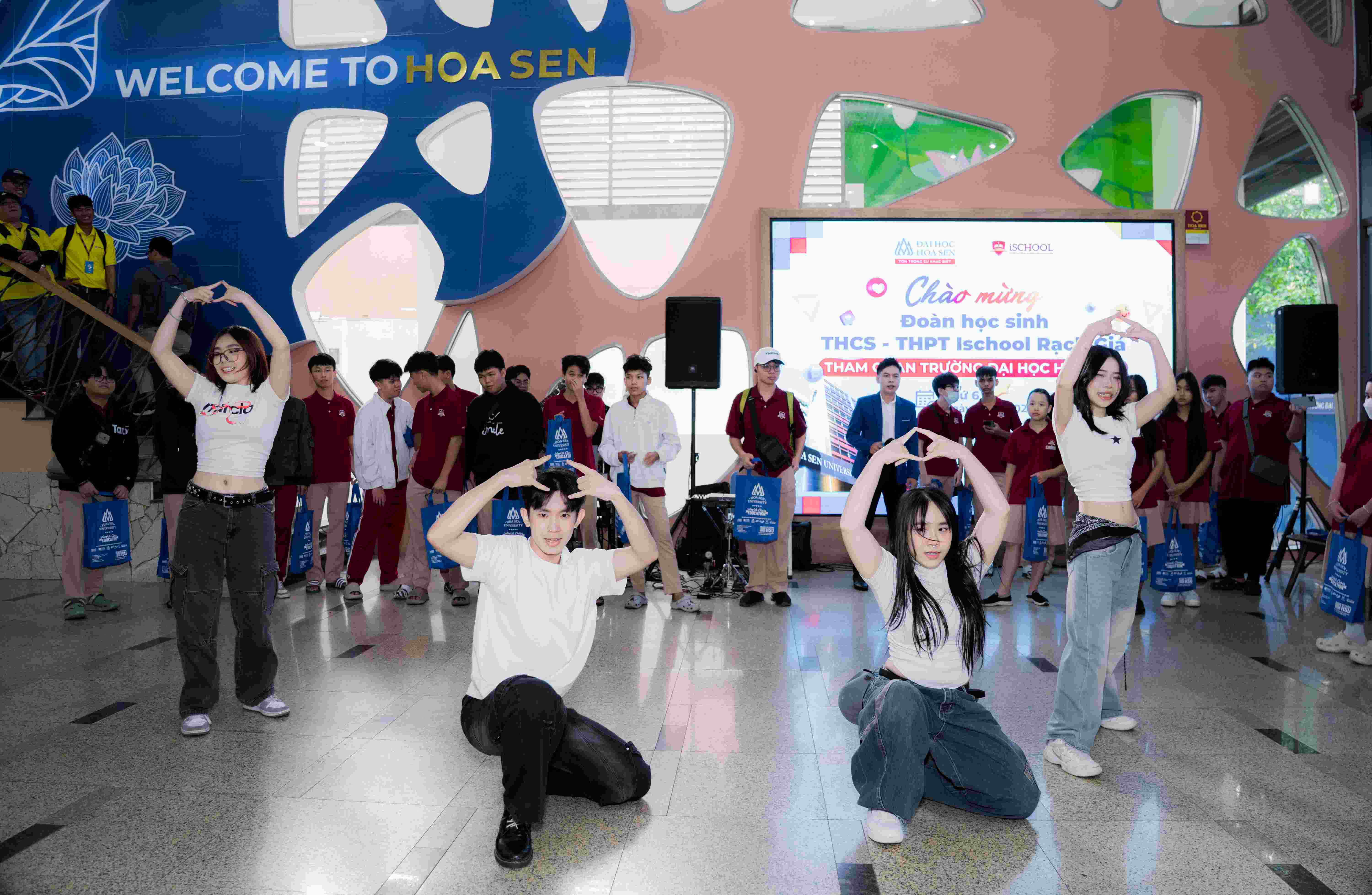 HSU chào đón iSchool Rạch Giá trong hành trình trải nghiệm hướng nghiệp