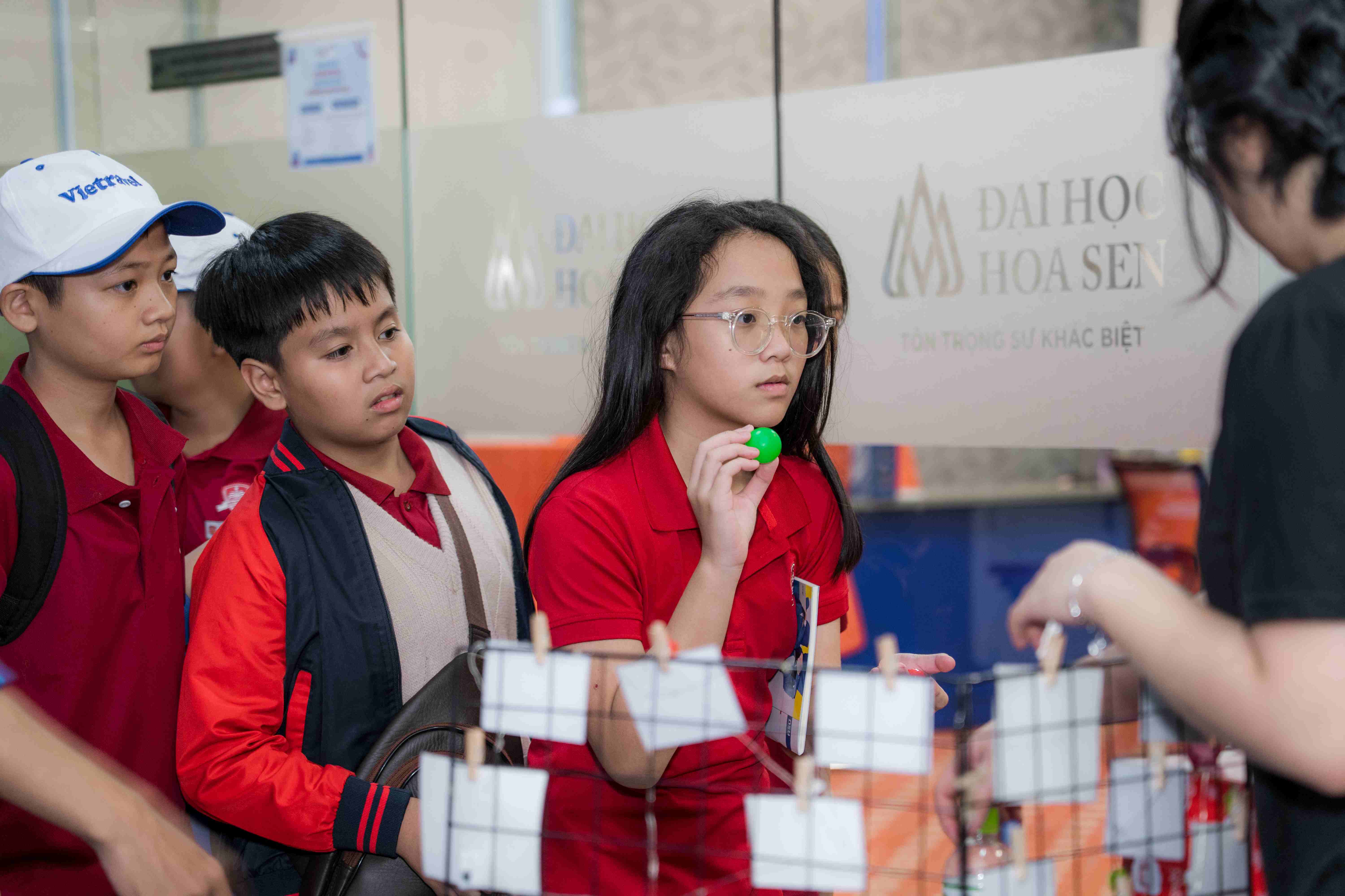 HSU đón đoàn học sinh iSchool Rạch Giá