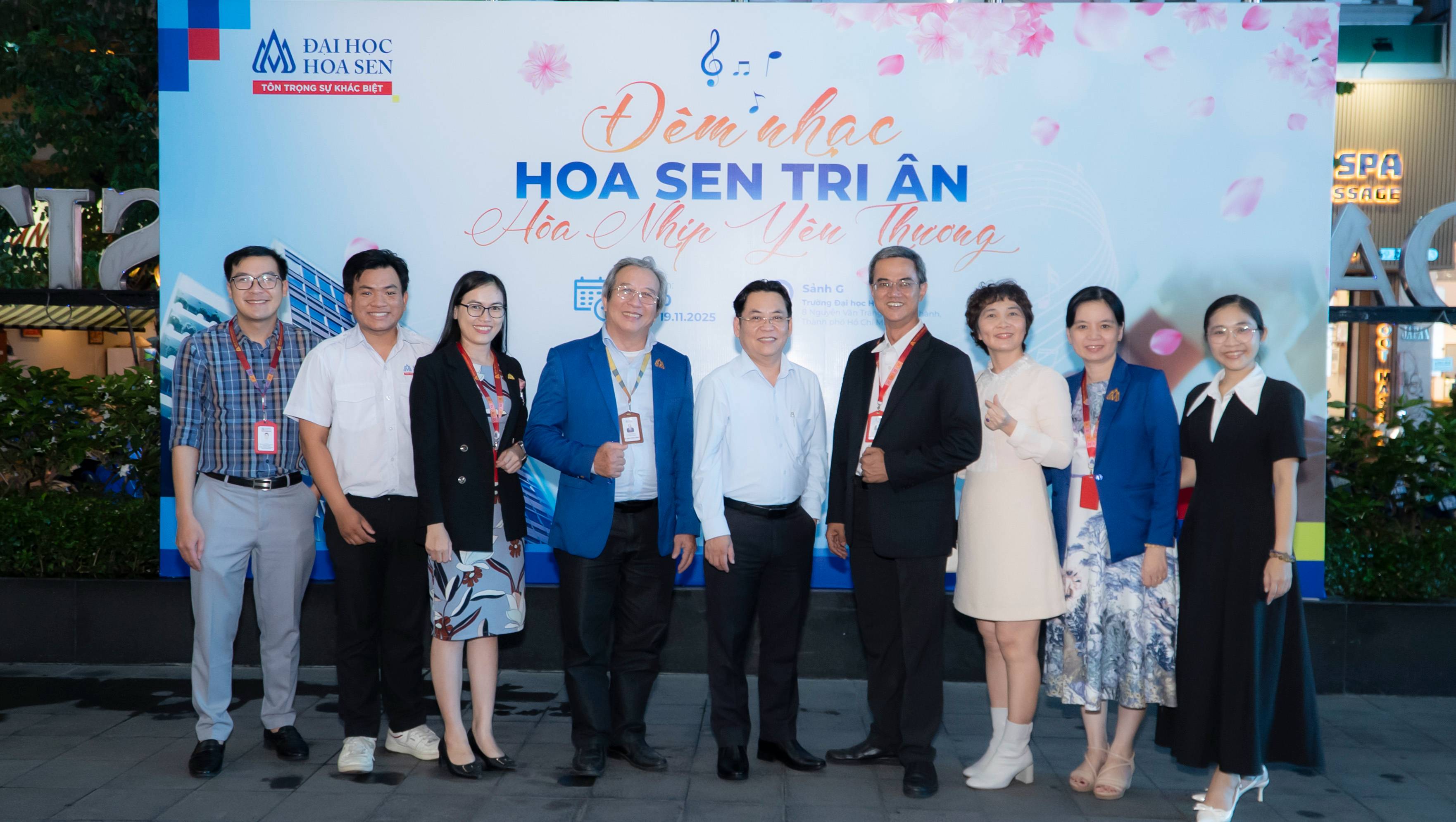 Đêm nhạc Hoa Sen tri ân - Hòa nhịp yêu thương