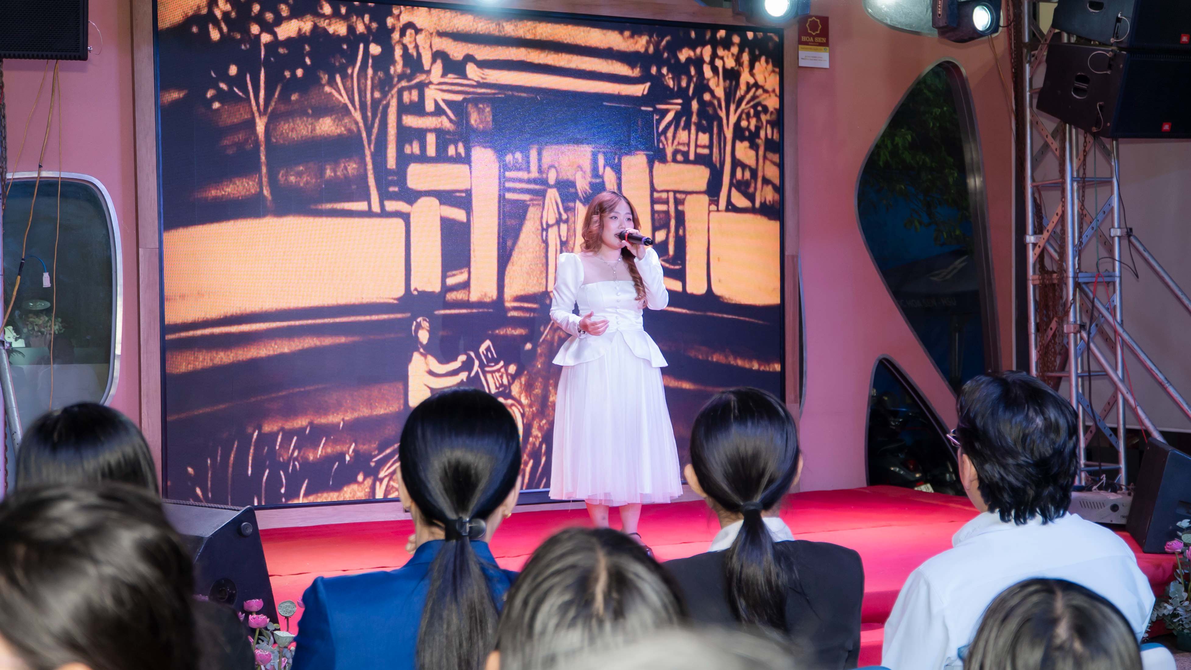 Đêm nhạc Hoa Sen tri ân - Hòa nhịp yêu thương