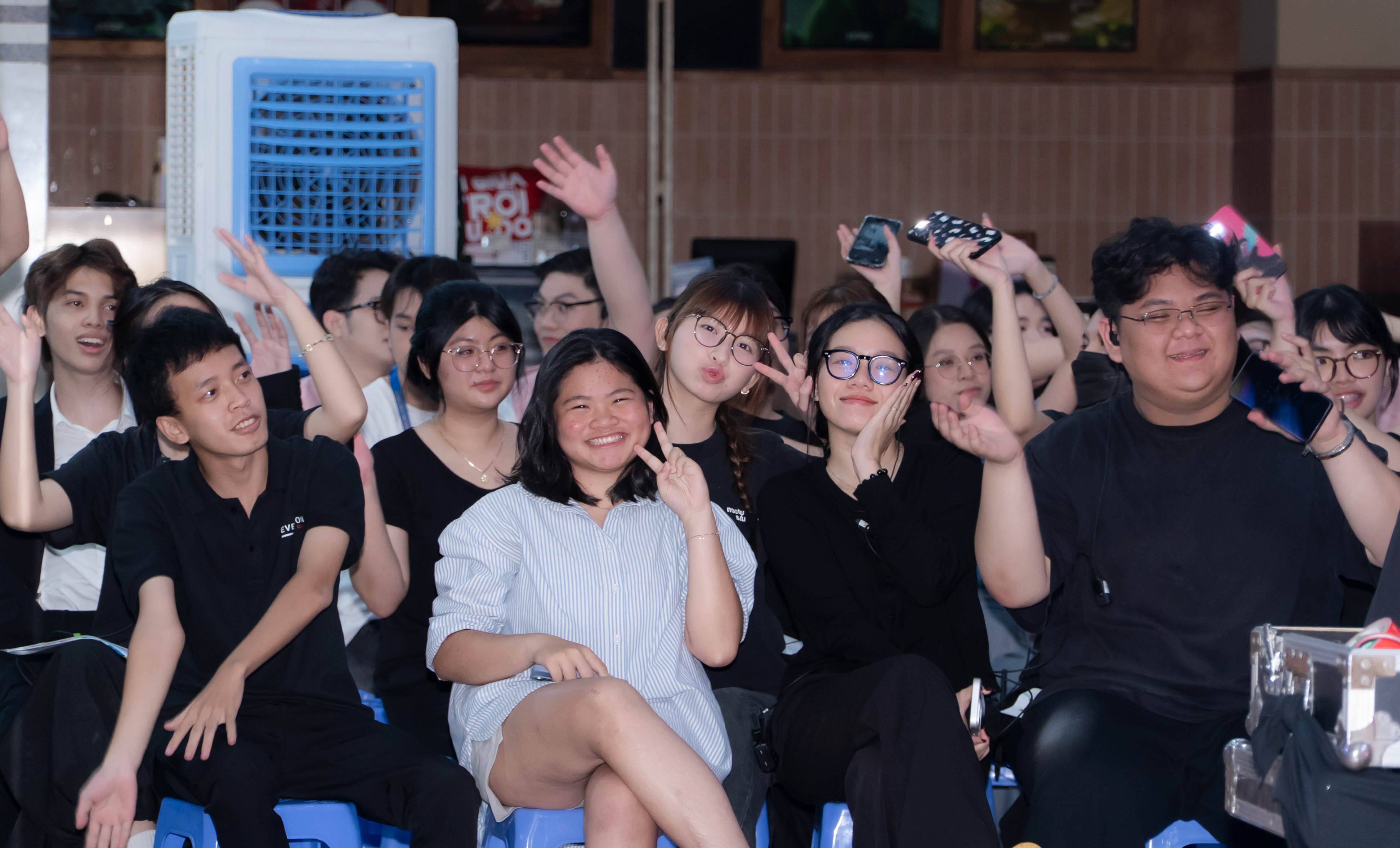 Đêm nhạc Hoa Sen tri ân - Hòa nhịp yêu thương