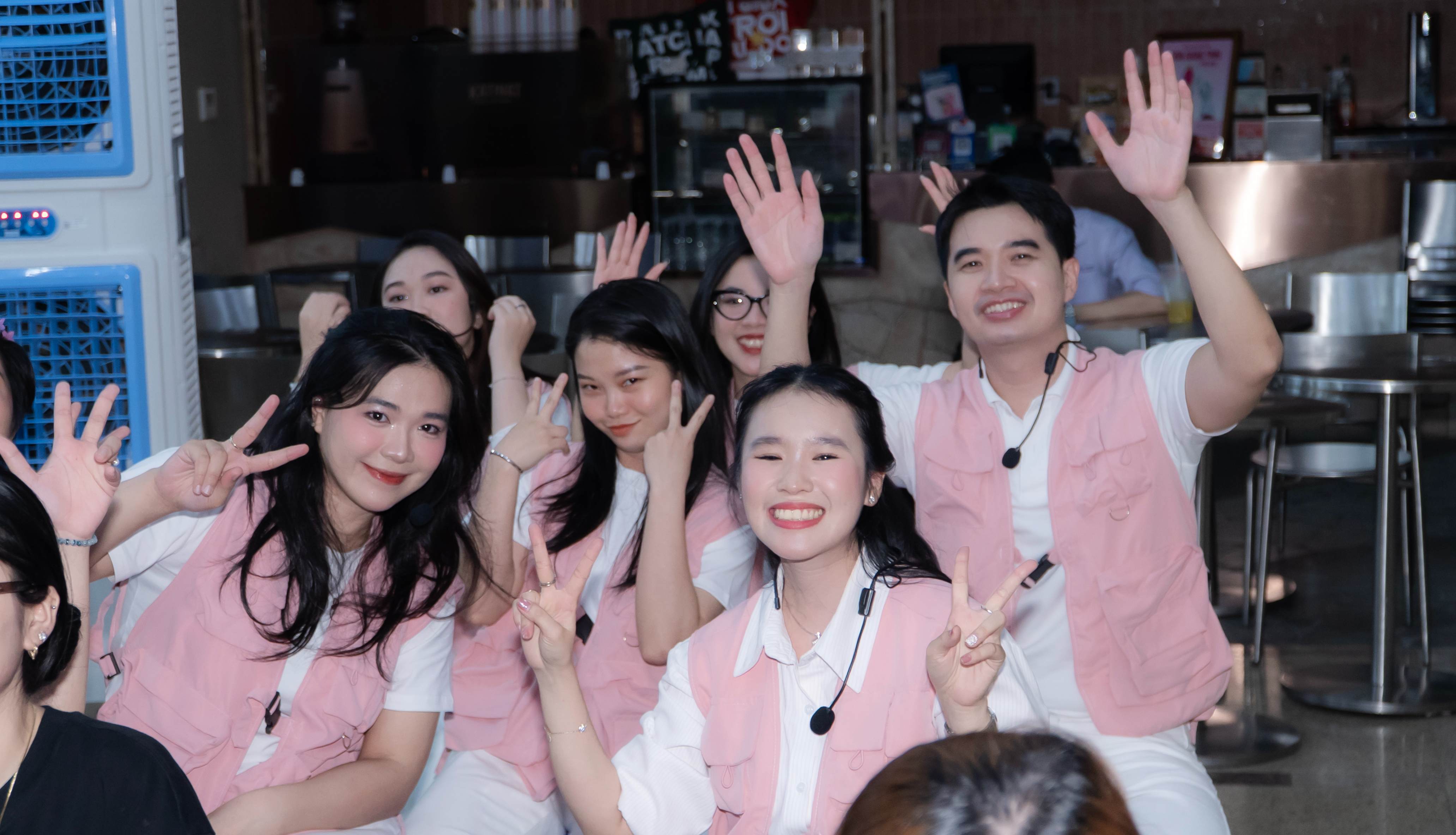 Đêm nhạc Hoa Sen tri ân - Hòa nhịp yêu thương