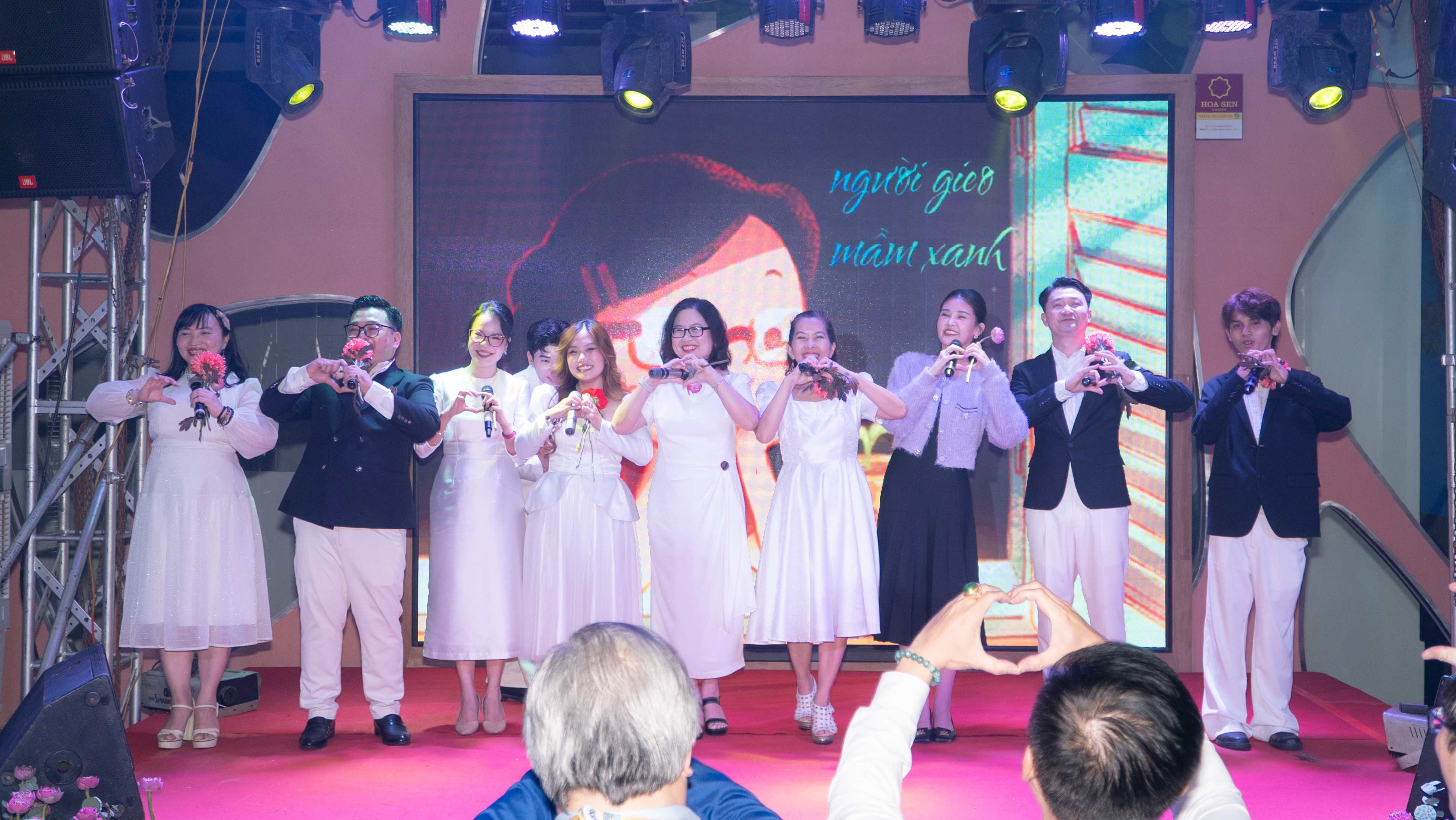 Đêm nhạc Hoa Sen tri ân - Hòa nhịp yêu thương