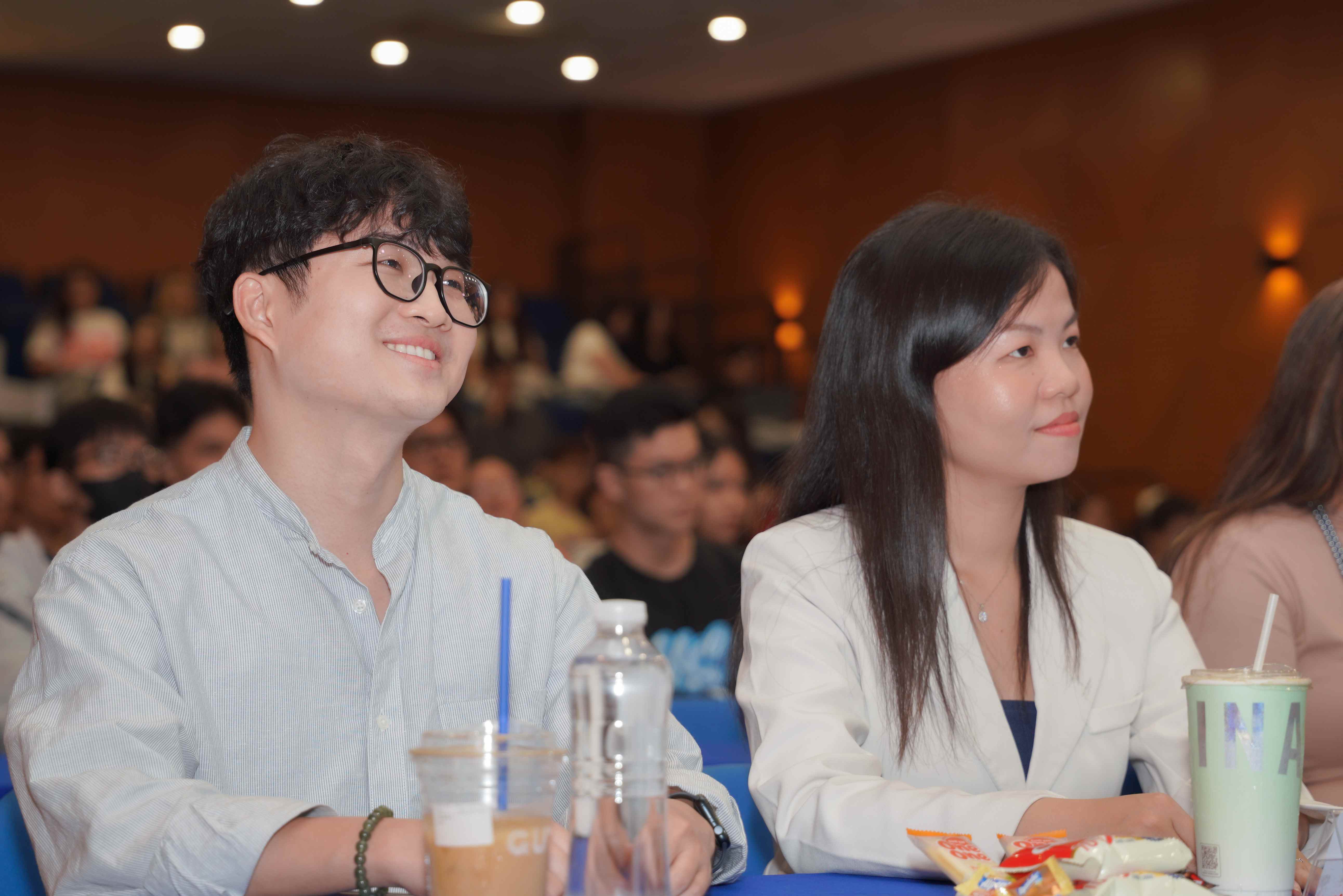 Gần 200 sinh viên 11 trường tham dự hội thảo giao tiếp liên văn hóa tại HSU