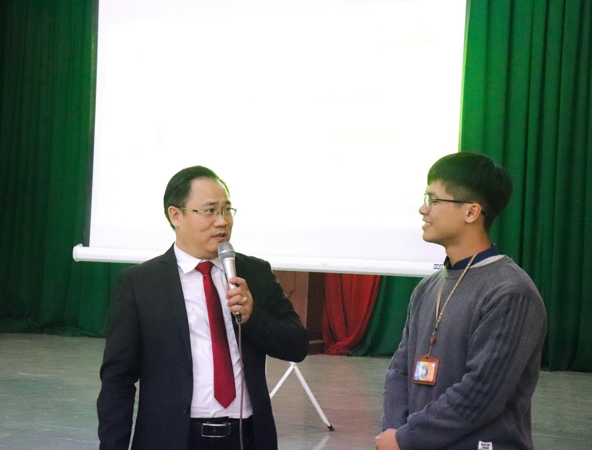 Kiến tạo tương lai tầm nhìn nghề nghiệp cho học sinh THPT Chu Văn An