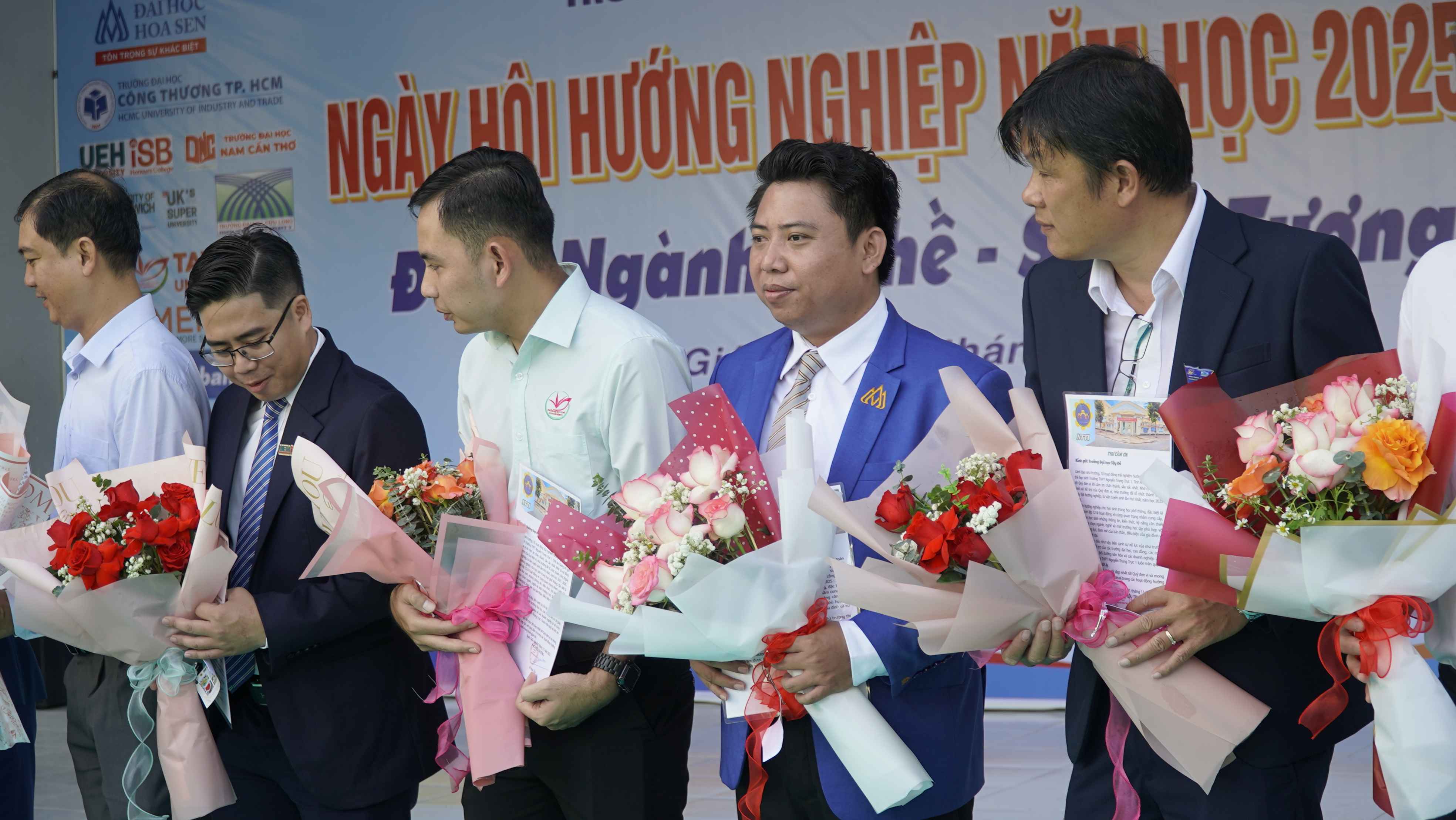 Ngày hội hướng nghiệp tại THPT Nguyễn Trung Trực 1: Hành trình chạm đến ước mơ