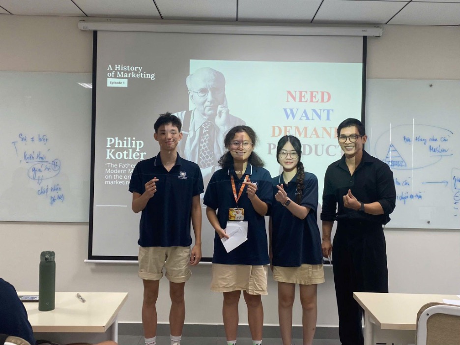 Vinsers "sống" như sinh viên đại học trong Tuần lễ Kiến tập tại HSU