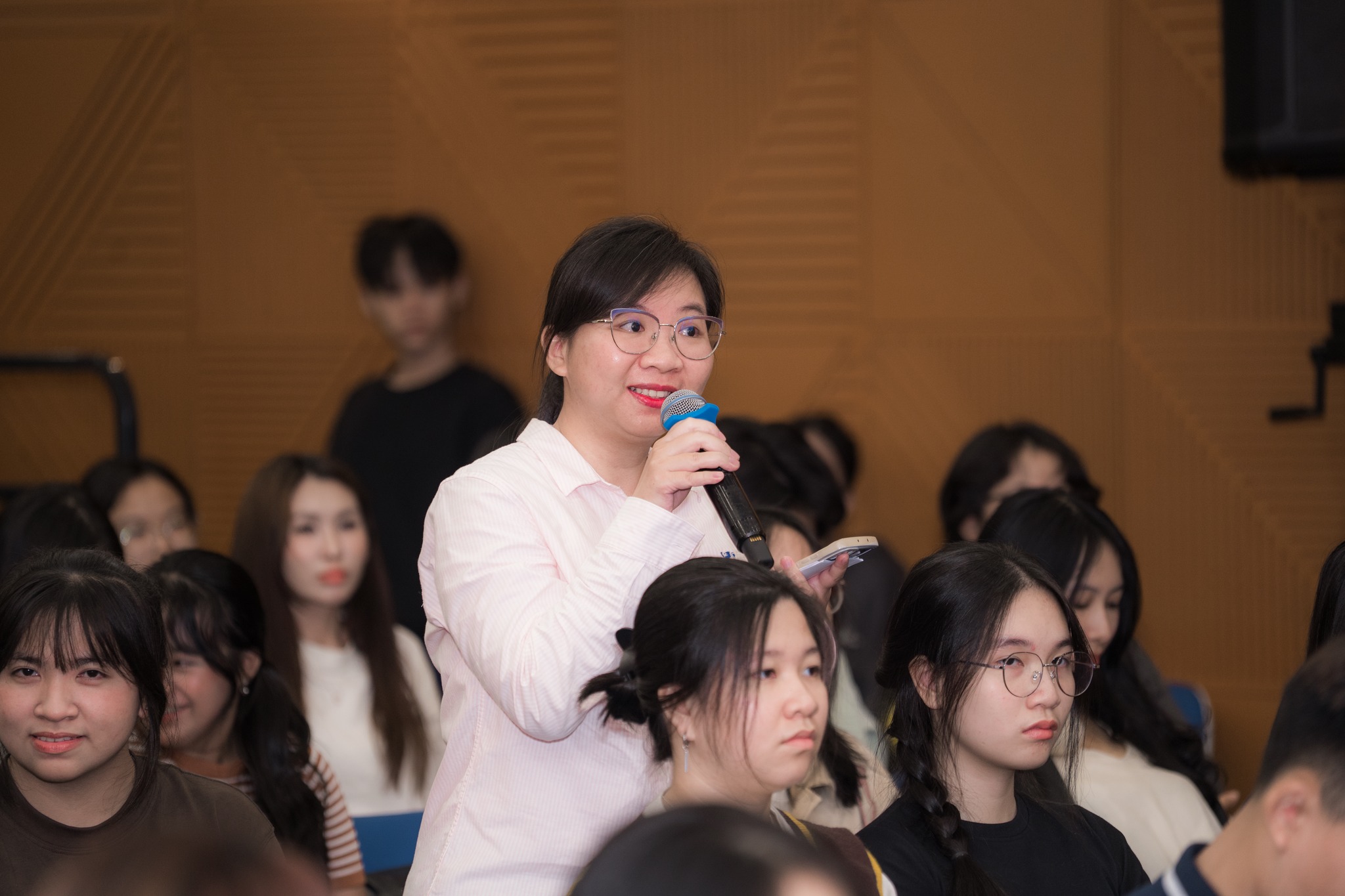 Workshop: Giao lưu với Nhà văn - Nhà biên kịch Lưu Chấn Vân – Cuộc đối thoại giữa văn học và điện ảnh