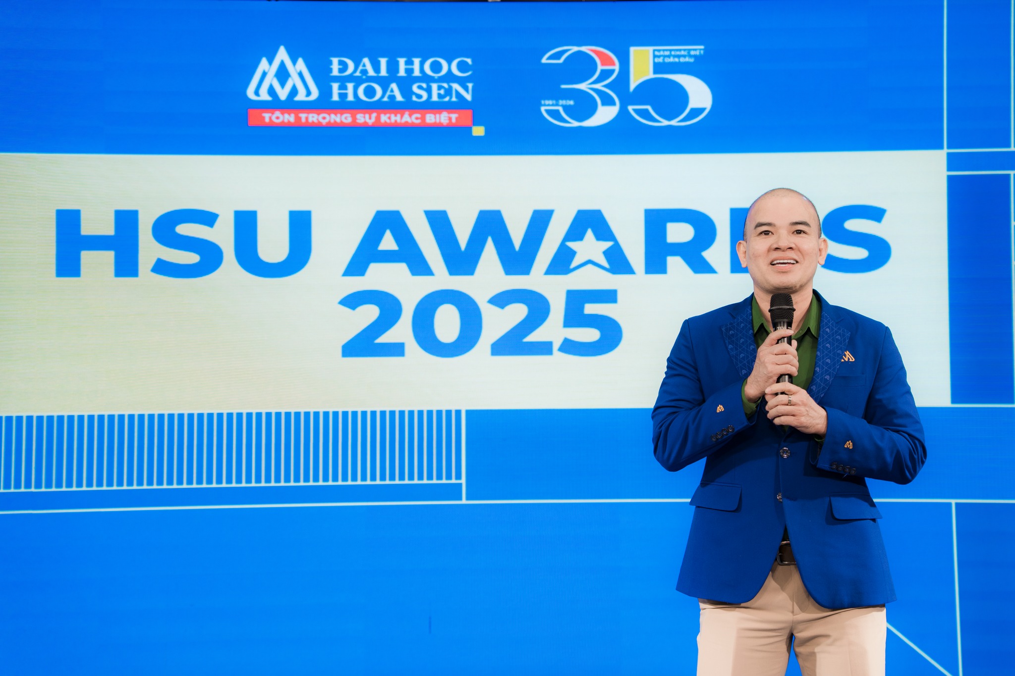 HSU Awards 2025: Tôn vinh những người gieo mầm tri thức “bình thường mà phi phàm”
