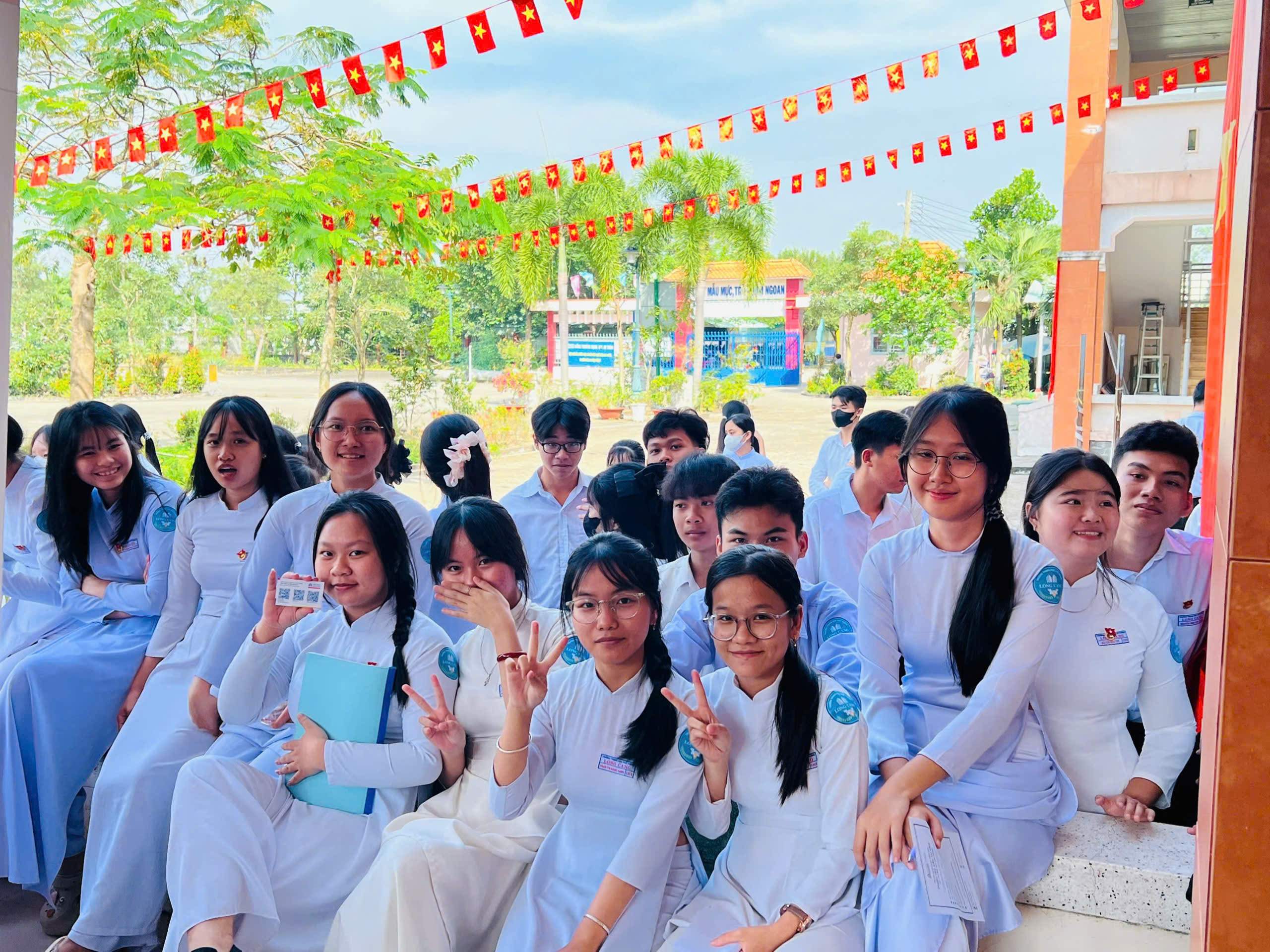 HSU mang trải nghiệm hướng nghiệp sôi động đến sân trường THPT Tây Ninh