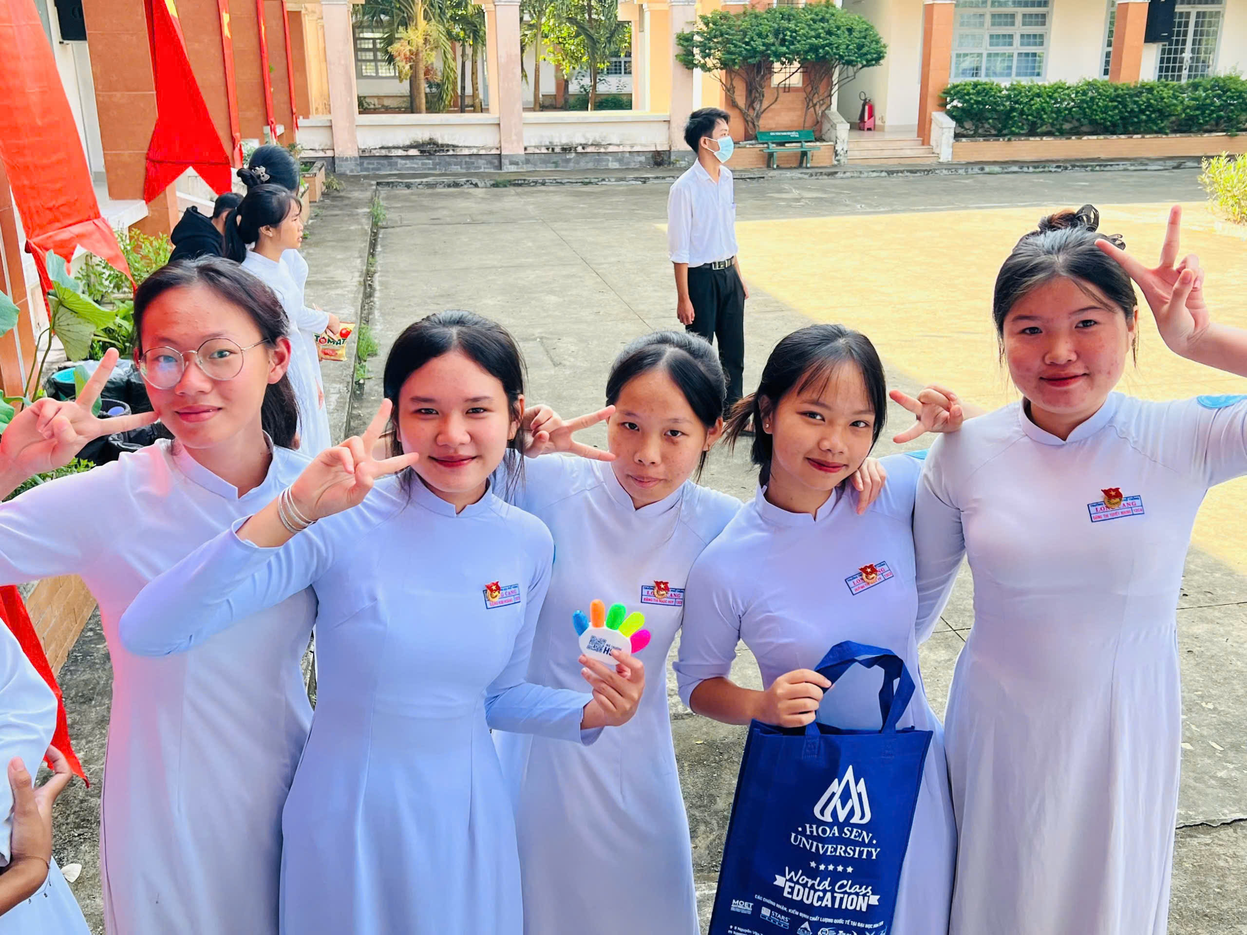 HSU mang trải nghiệm hướng nghiệp sôi động đến sân trường THPT Tây Ninh