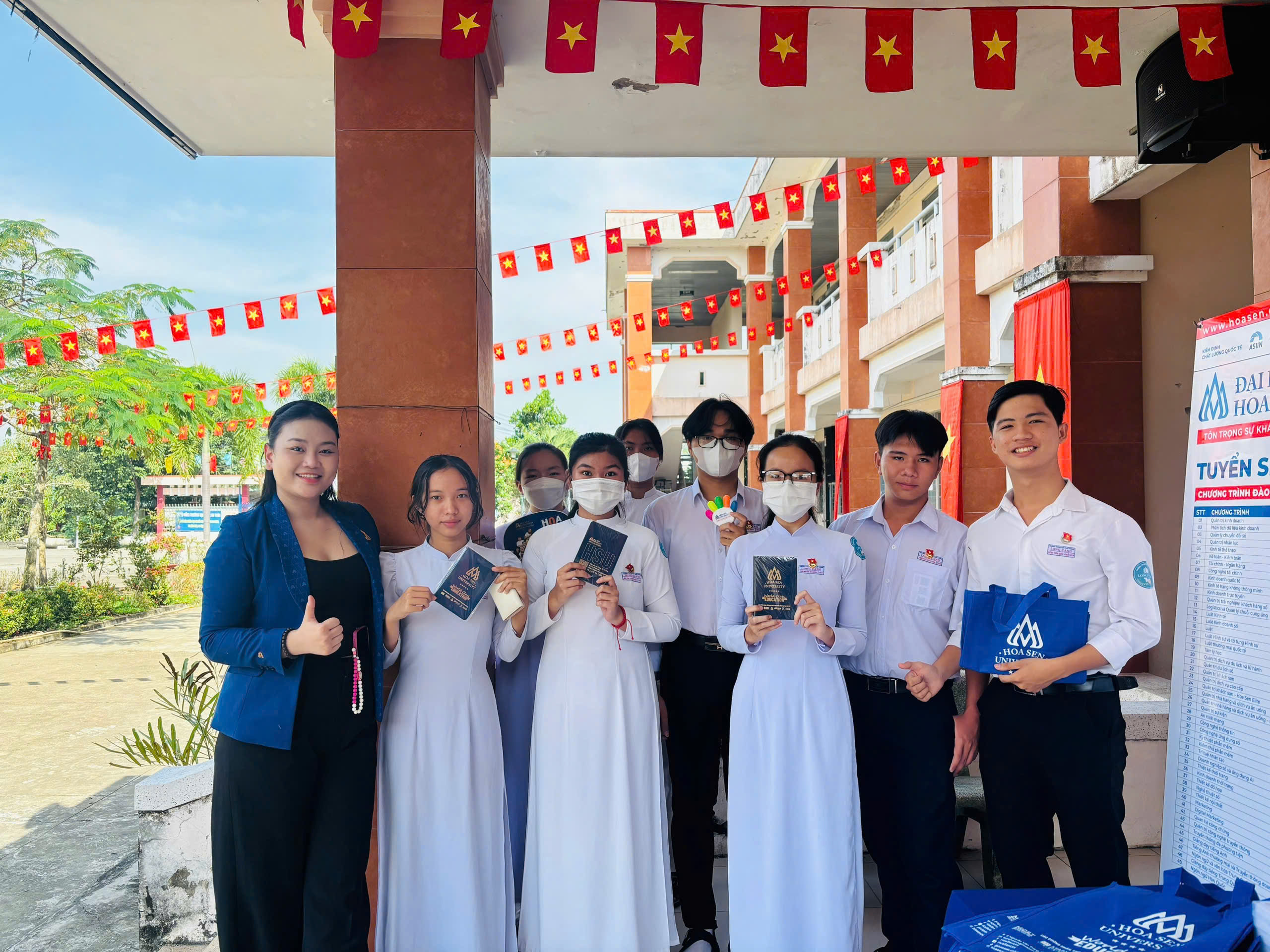 HSU mang trải nghiệm hướng nghiệp sôi động đến sân trường THPT Tây Ninh