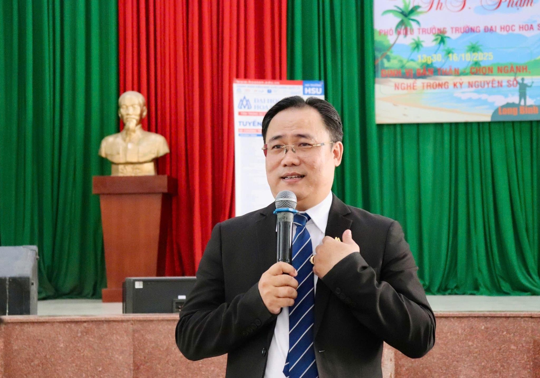 Cùng THPT Lê Hồng Phong trang bị hành trang tương lai học sinh