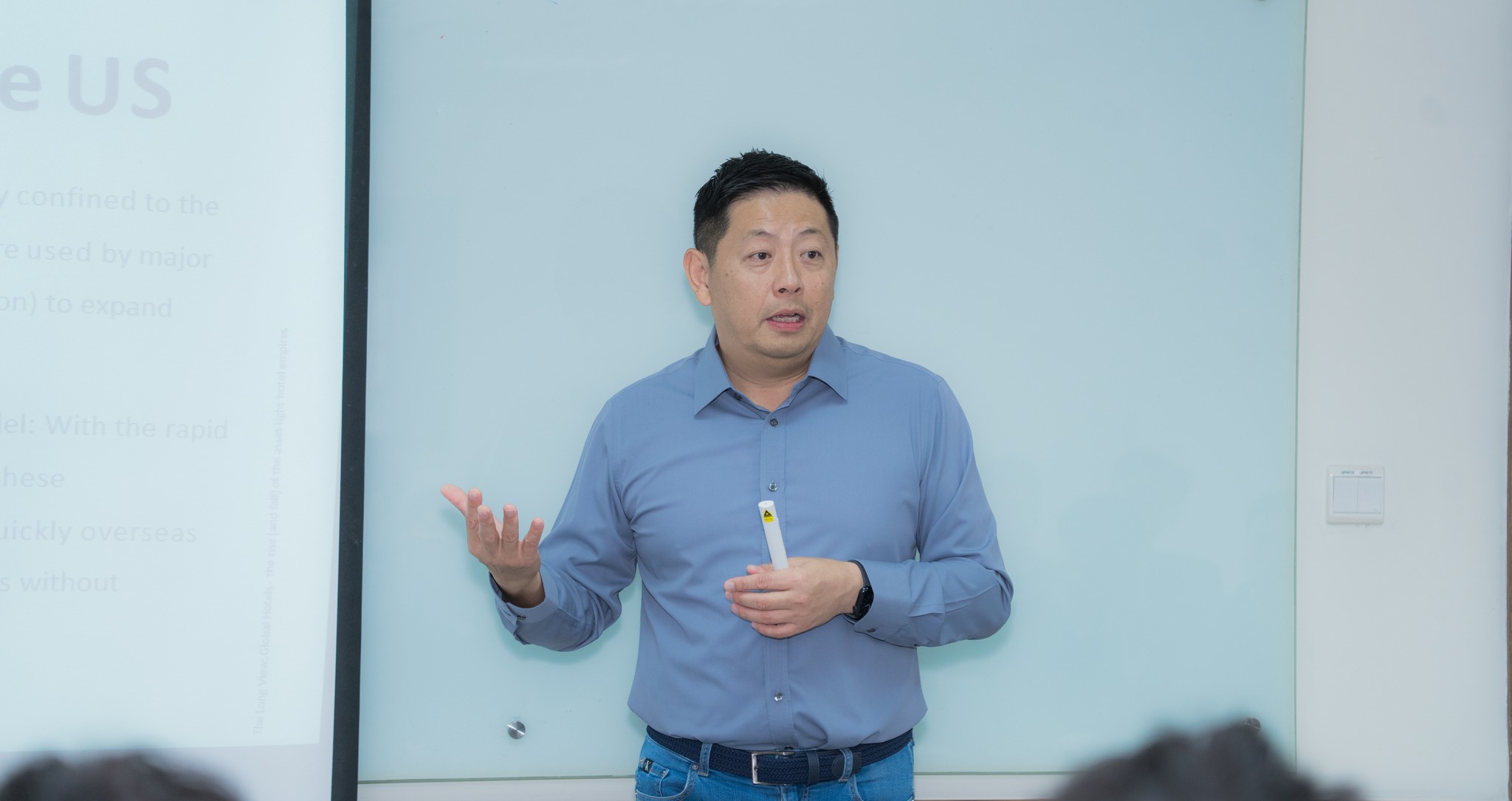 Sinh viên Hoa Sen Elite học cùng Giám đốc điều hành Sofitel Saigon Plaza