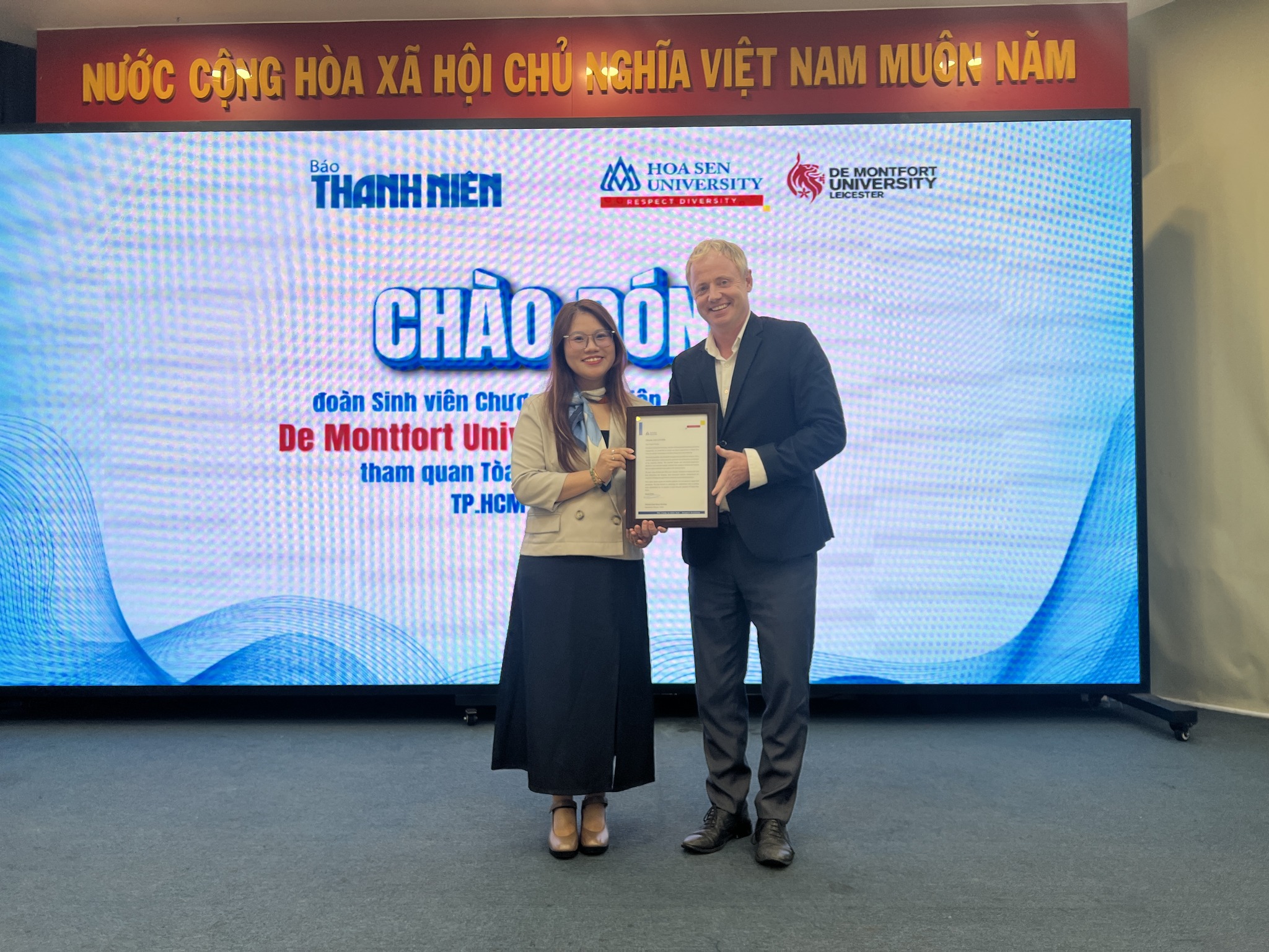 Sinh viên DMU–HSU học thực chiến tại Báo Thanh Niên