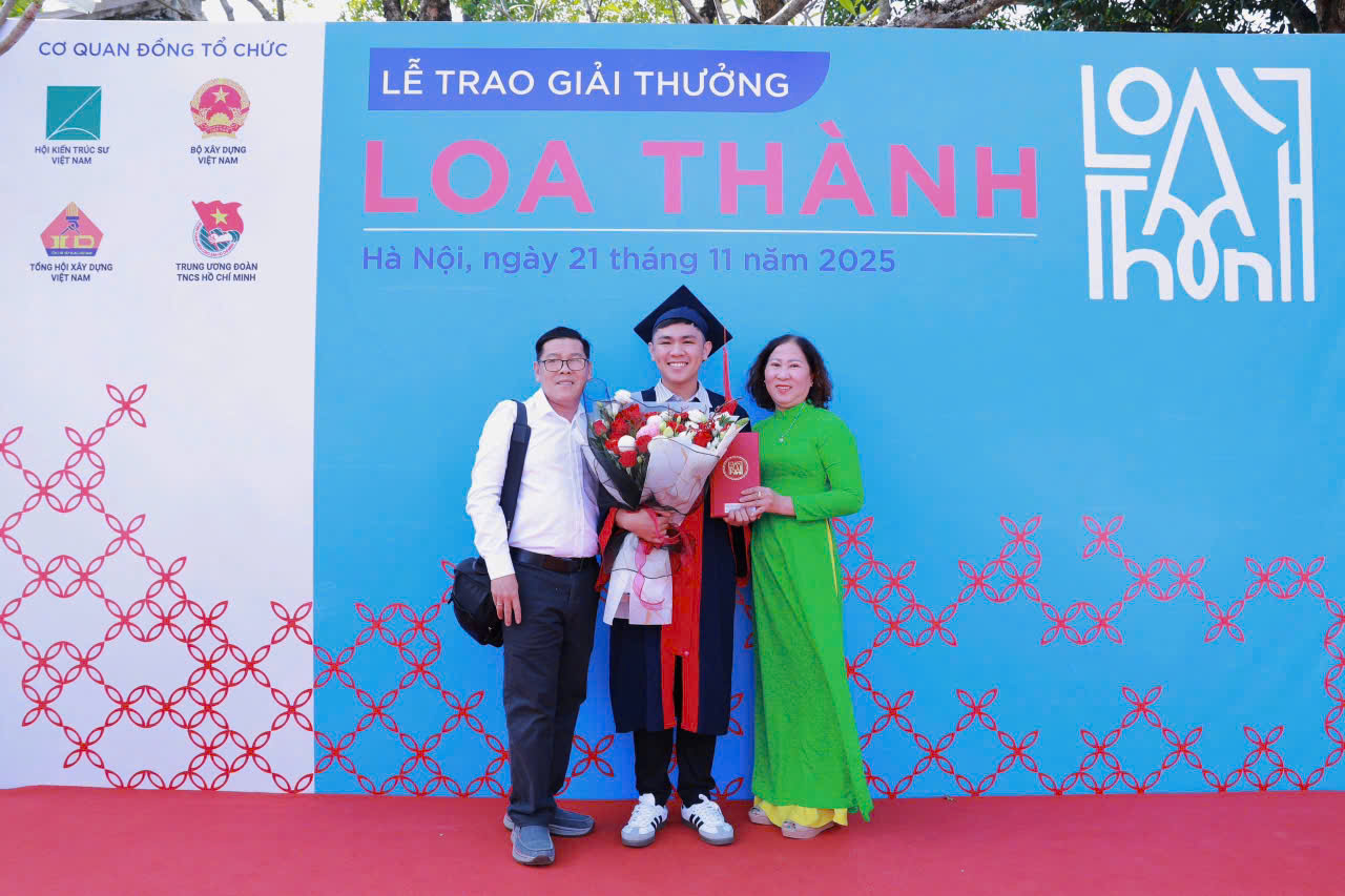 Sinh viên HSU được vinh danh tại Lễ trao Giải thưởng Loa Thành 2025