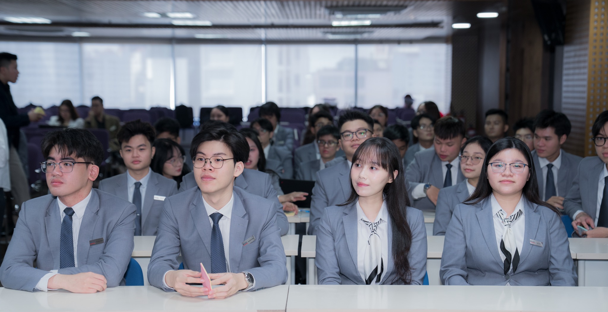 Sinh viên Hoa Sen Elite gặp gỡ Hiệu trưởng Swiss Hotel Management School