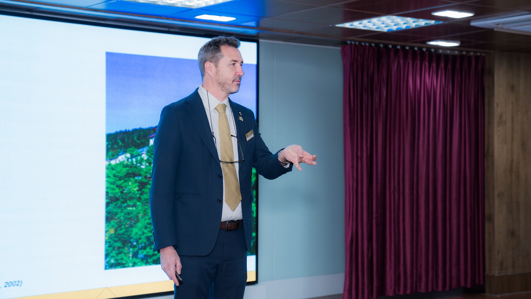 Sinh viên Hoa Sen Elite gặp gỡ Hiệu trưởng Swiss Hotel Management School