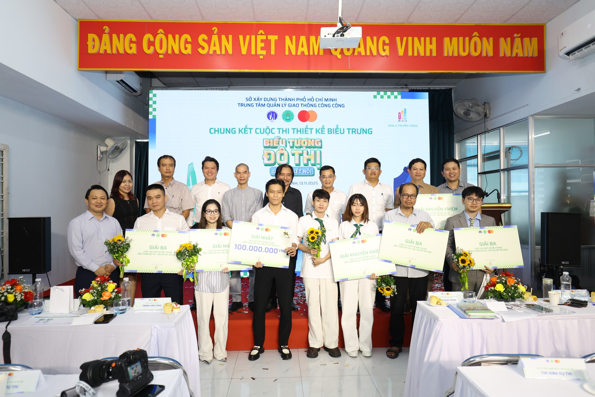 Nhóm sinh viên Ngành Thiết kế đồ hoạ HSU giành giải thưởng tại cuộc thi thiết kế logo “Biểu tượng đô thị – Dấu ấn kết nối”