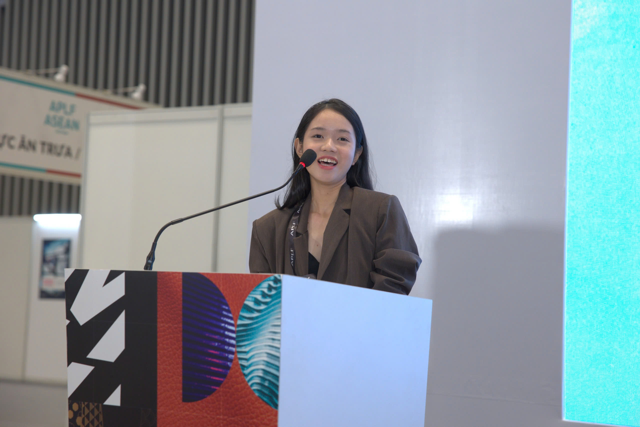 Sinh viên ngành Thiết kế Thời trang HSU giành giải Nhất "The Design-A-Bag Vietnam Talent Edition 2026"