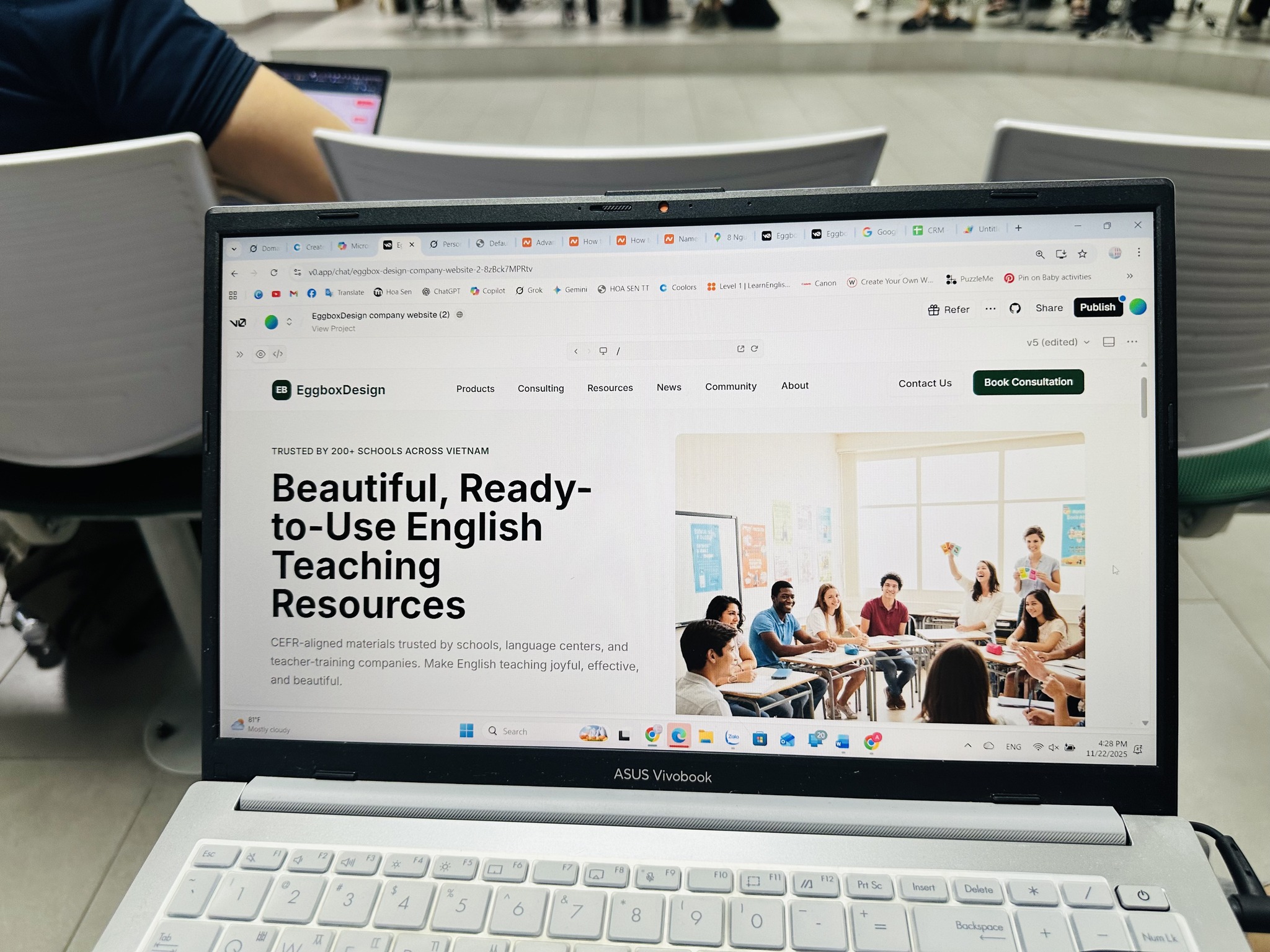 Sinh viên Viện Đào tạo Trực tuyến tạo website chỉ trong 1 ngày với AI