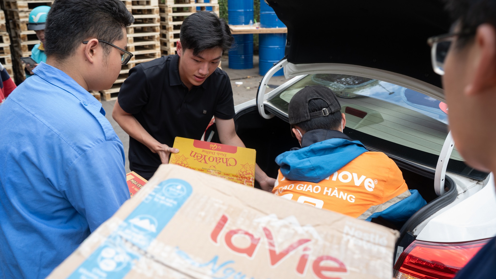 Trường Đại học Hoa Sen chung tay hướng về miền Trung