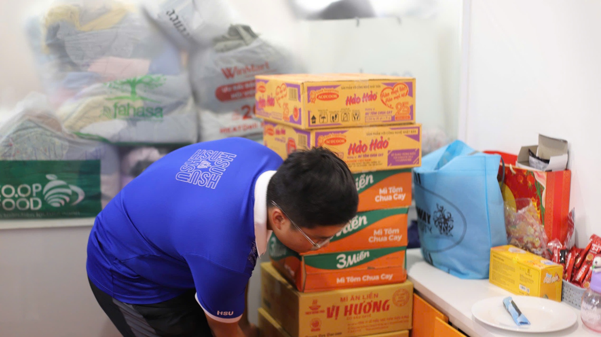 Trường Đại học Hoa Sen chung tay hướng về miền Trung