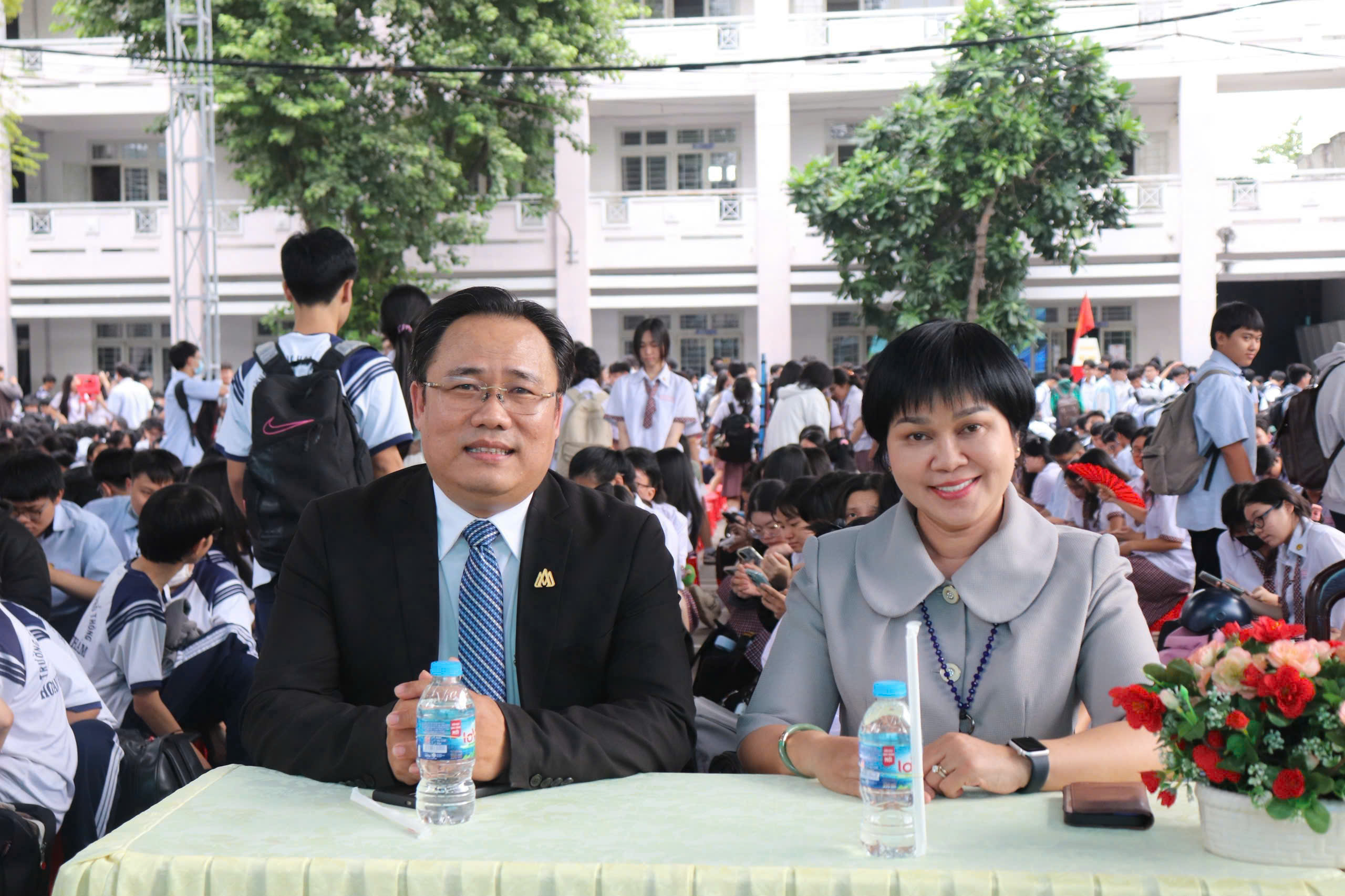 Hướng nghiệp với THPT Hoàng Hoa Thám: “Hiểu bản thân - Kiến tạo tương lai”