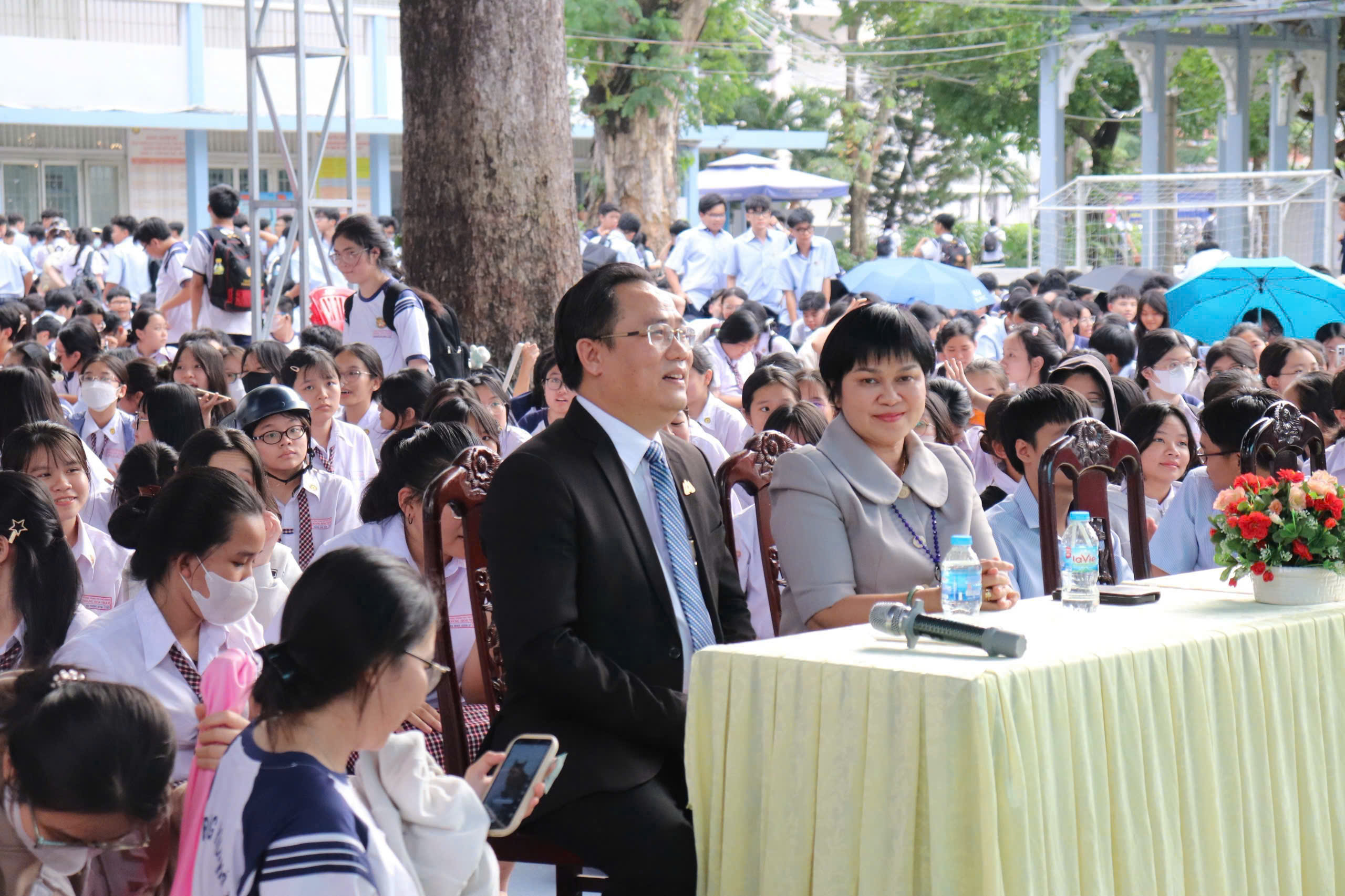 Hướng nghiệp với THPT Hoàng Hoa Thám: “Hiểu bản thân - Kiến tạo tương lai”