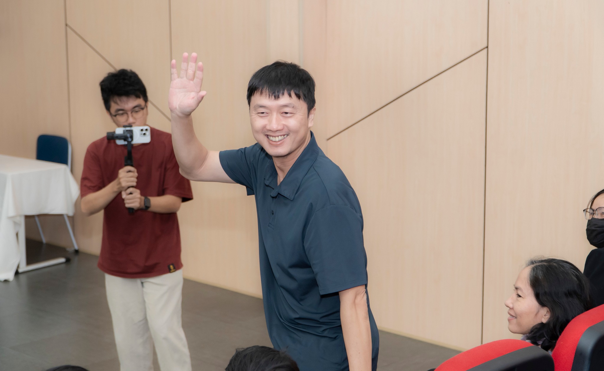 "DevFest On Campus HSU 2025" – Chuyển hoá ý tưởng thành sản phẩm