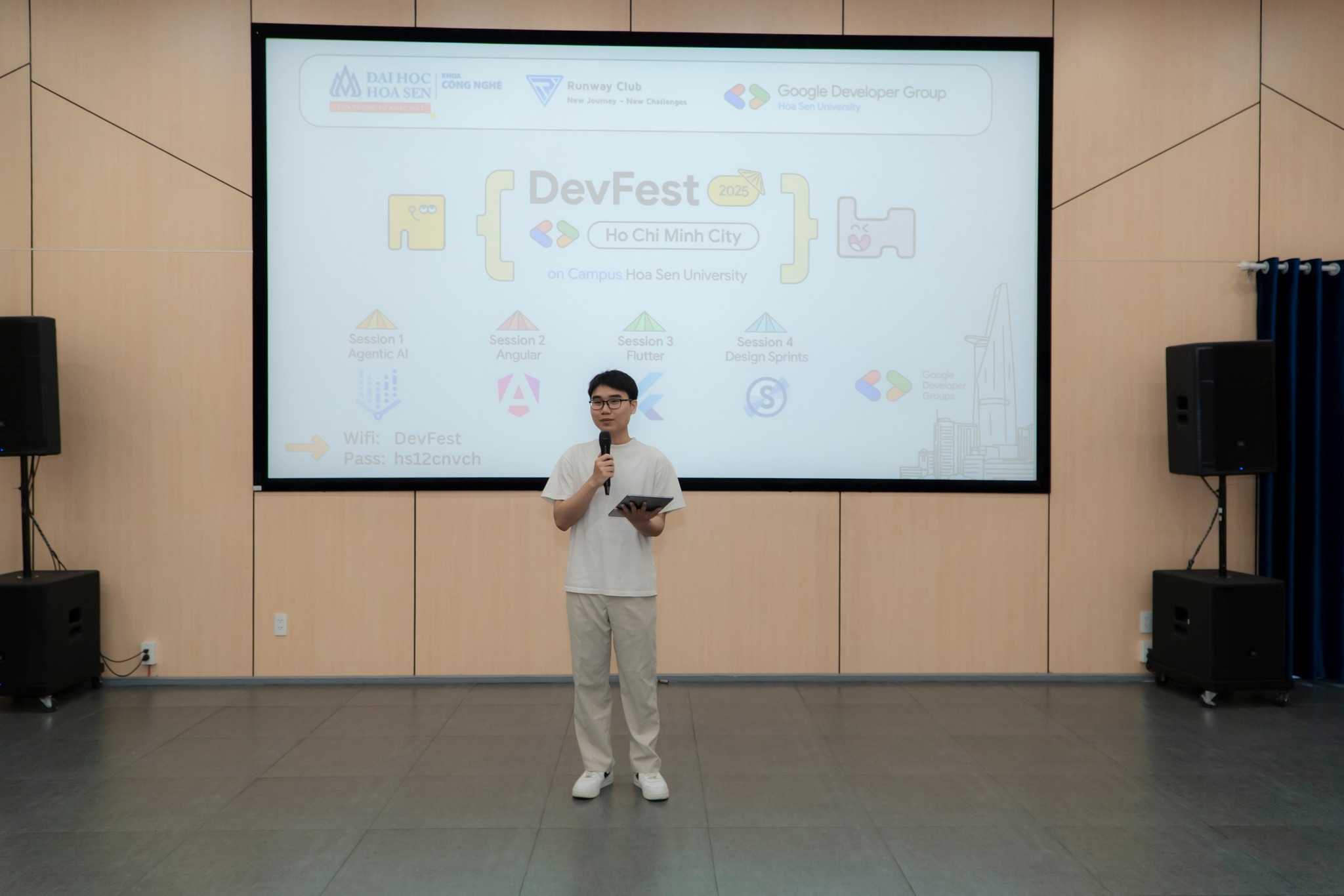 "DevFest On Campus HSU 2025" – Chuyển hoá ý tưởng thành sản phẩm