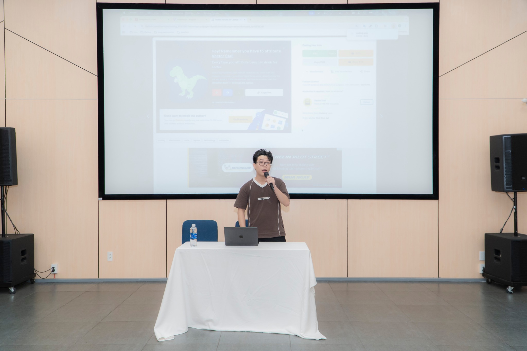 "DevFest On Campus HSU 2025" – Chuyển hoá ý tưởng thành sản phẩm